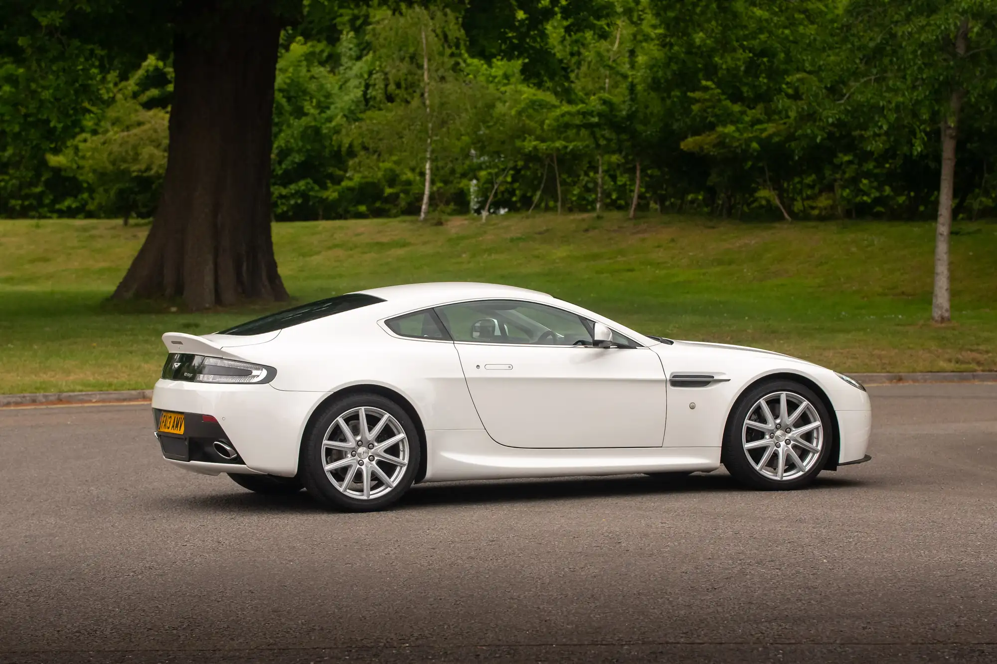 2013 Aston Martin V8 Vantage 4.7 Manual-For Sale