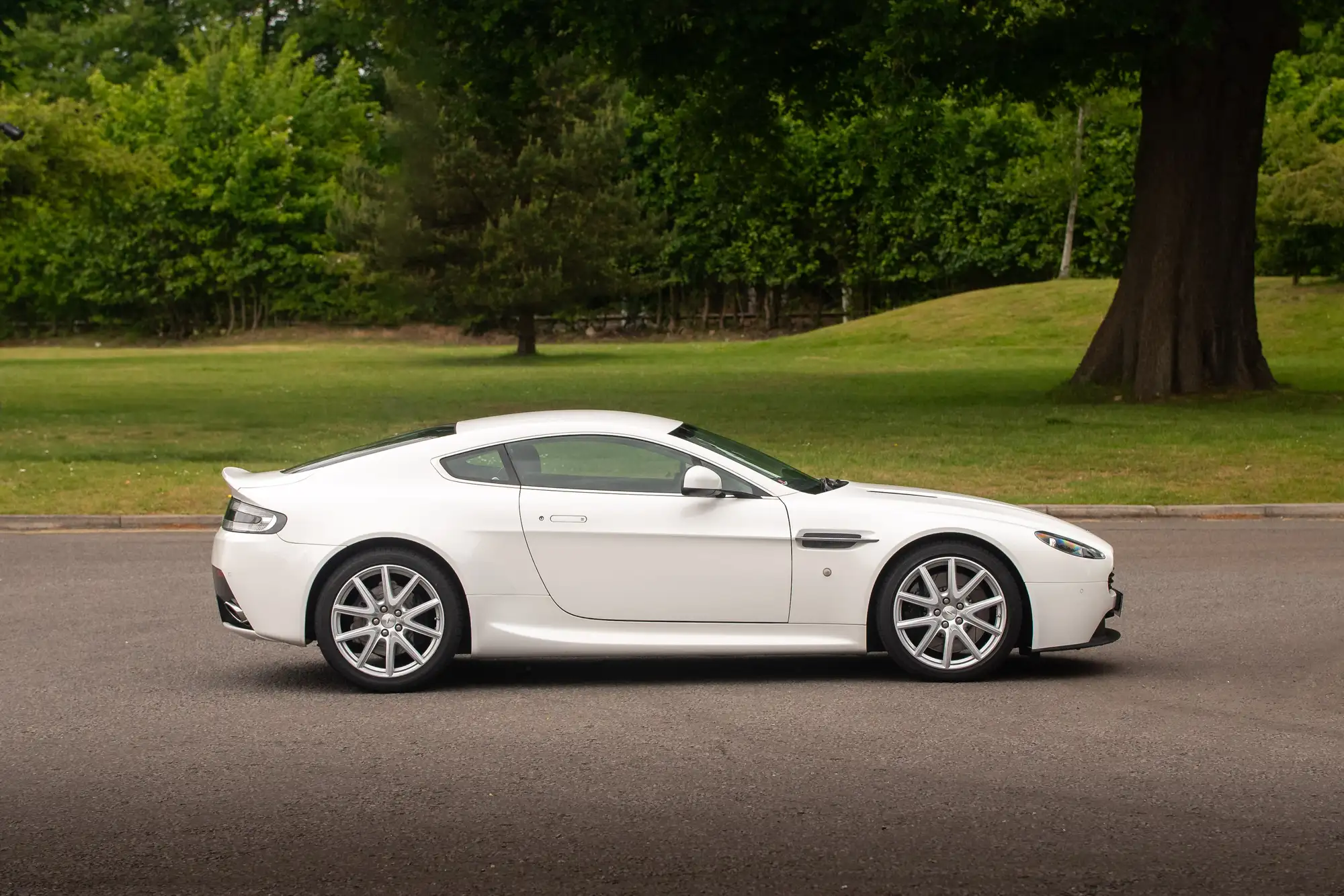 2013 Aston Martin V8 Vantage 4.7 Manual-For Sale