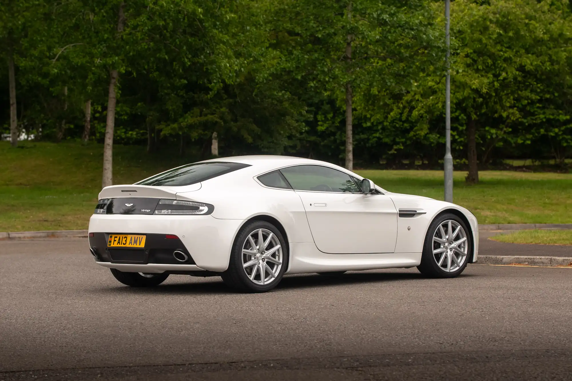 2013 Aston Martin V8 Vantage 4.7 Manual-For Sale