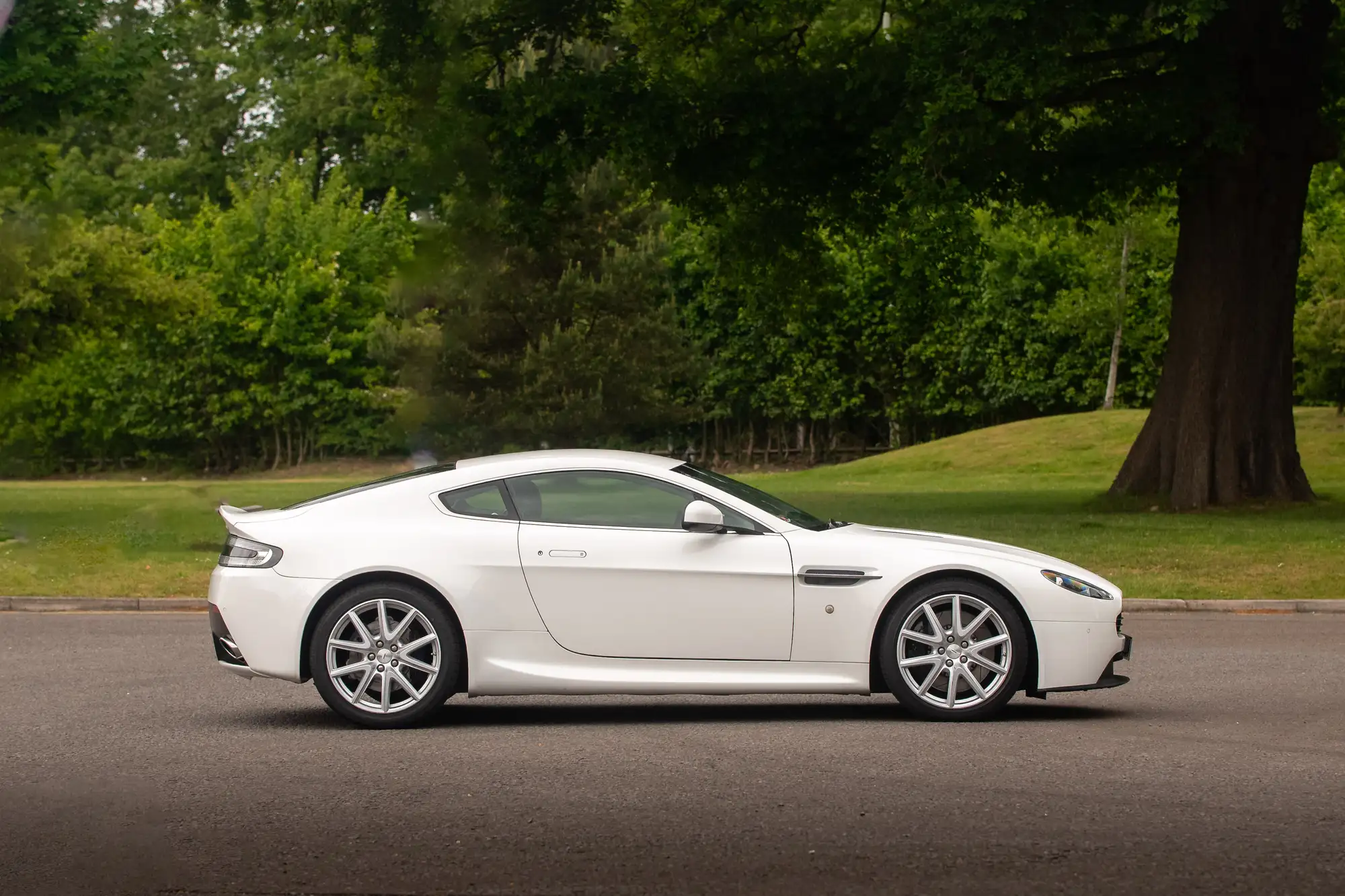 2013 Aston Martin V8 Vantage 4.7 Manual-For Sale