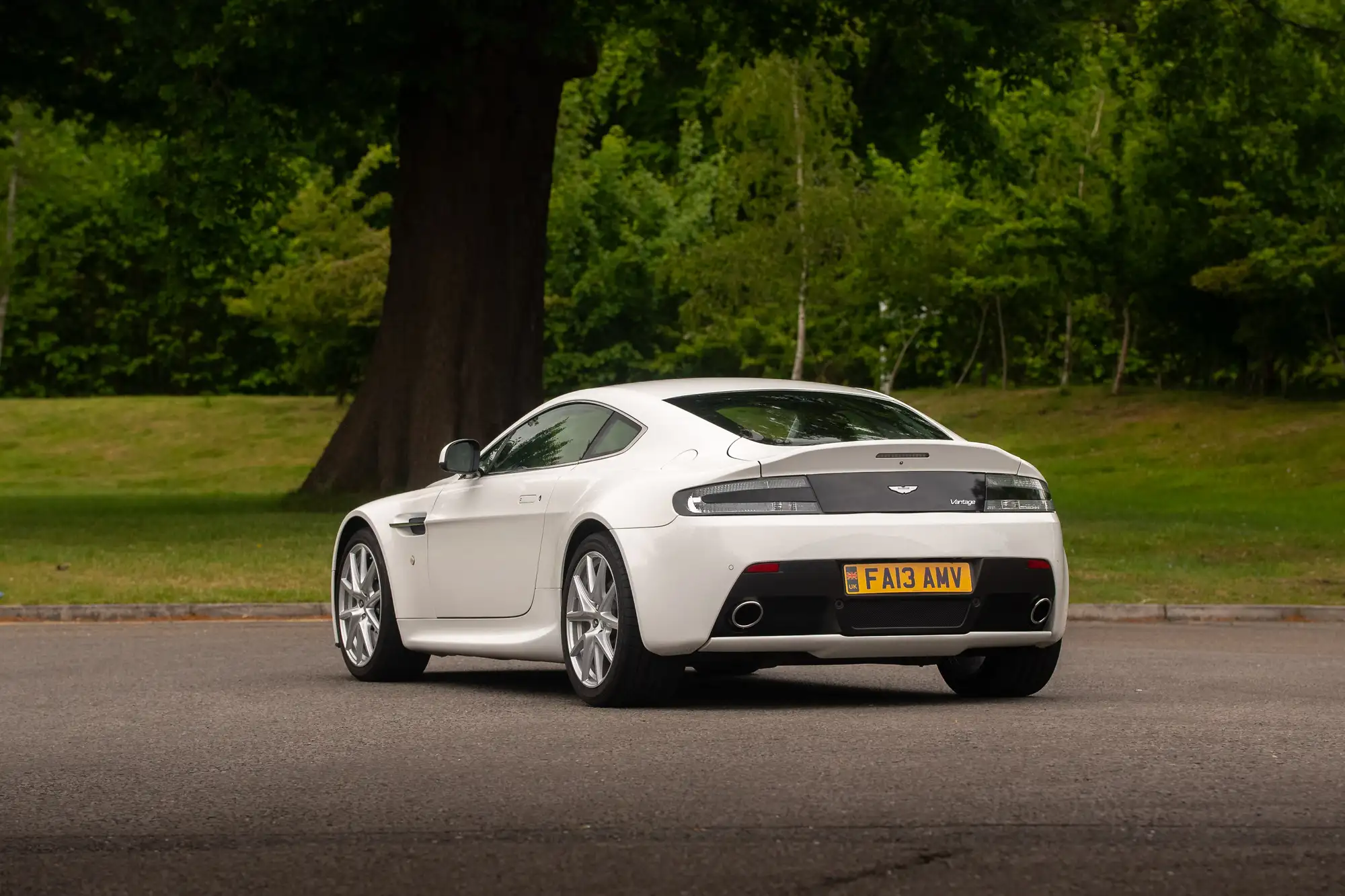2013 Aston Martin V8 Vantage 4.7 Manual-For Sale