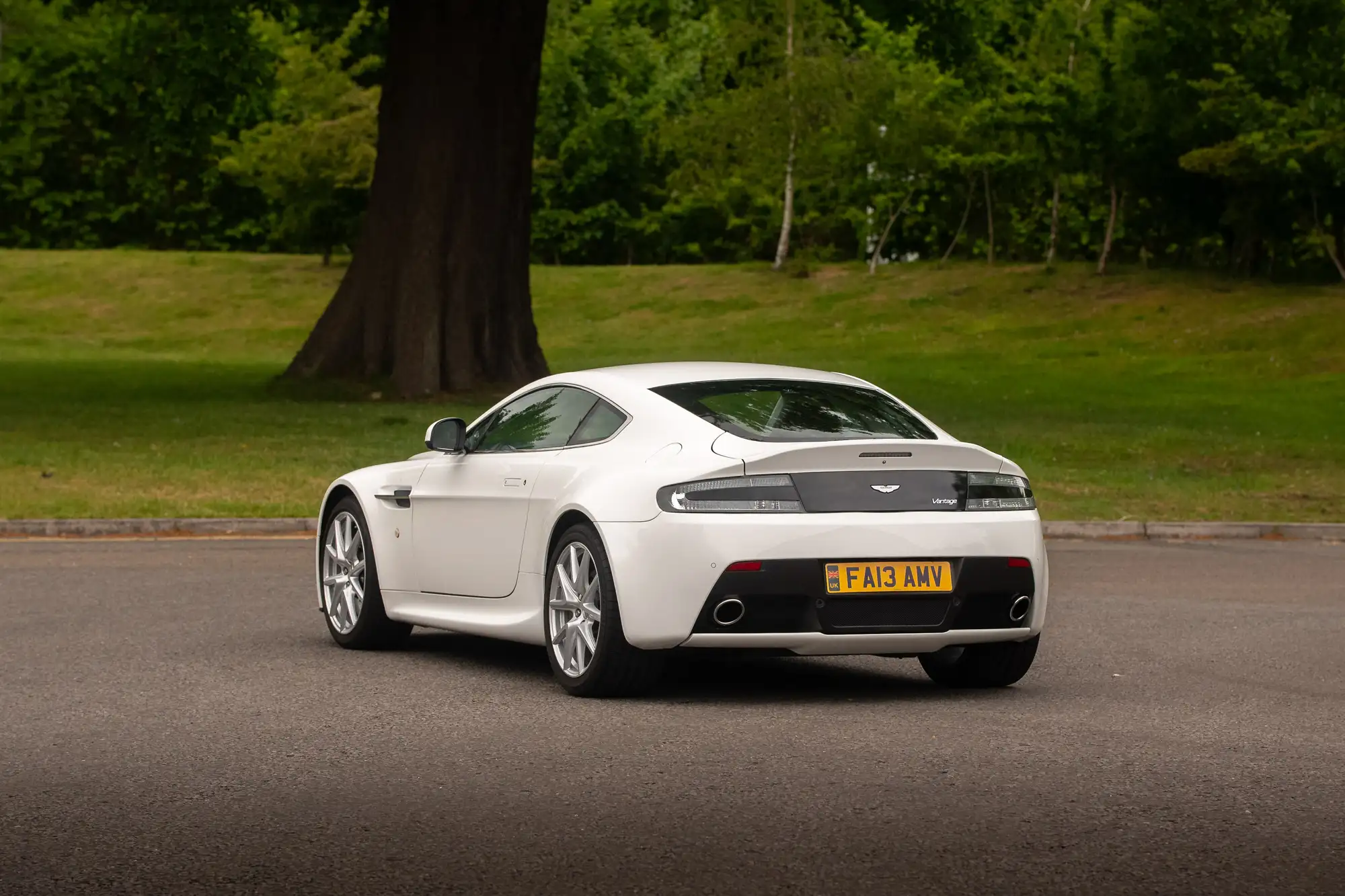 2013 Aston Martin V8 Vantage 4.7 Manual-For Sale