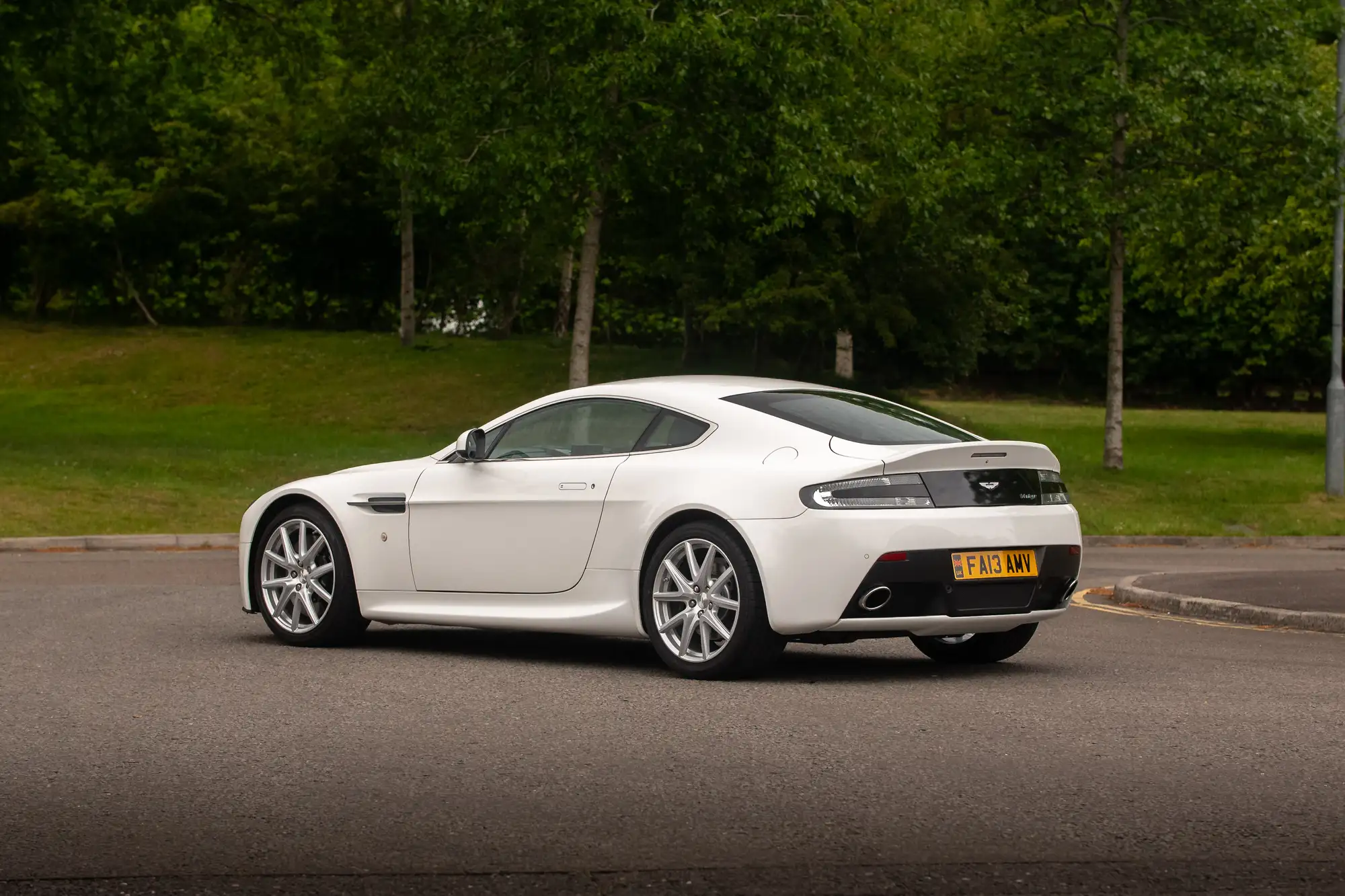 2013 Aston Martin V8 Vantage 4.7 Manual-For Sale