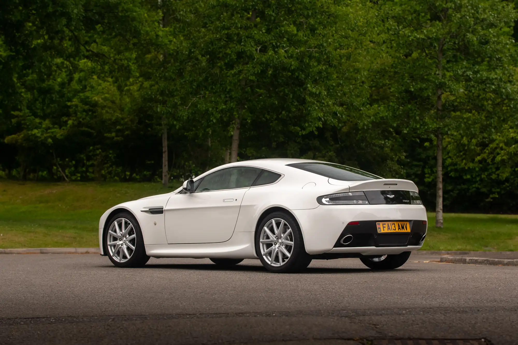 2013 Aston Martin V8 Vantage 4.7 Manual-For Sale