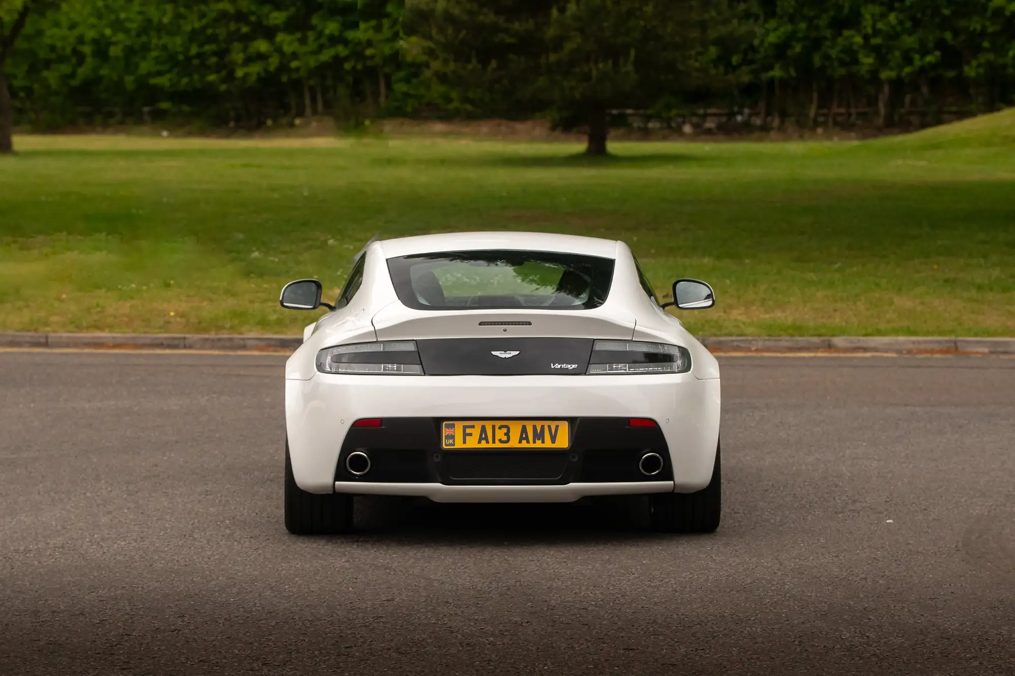 2013 Aston Martin V8 Vantage 4.7 Manual-For Sale