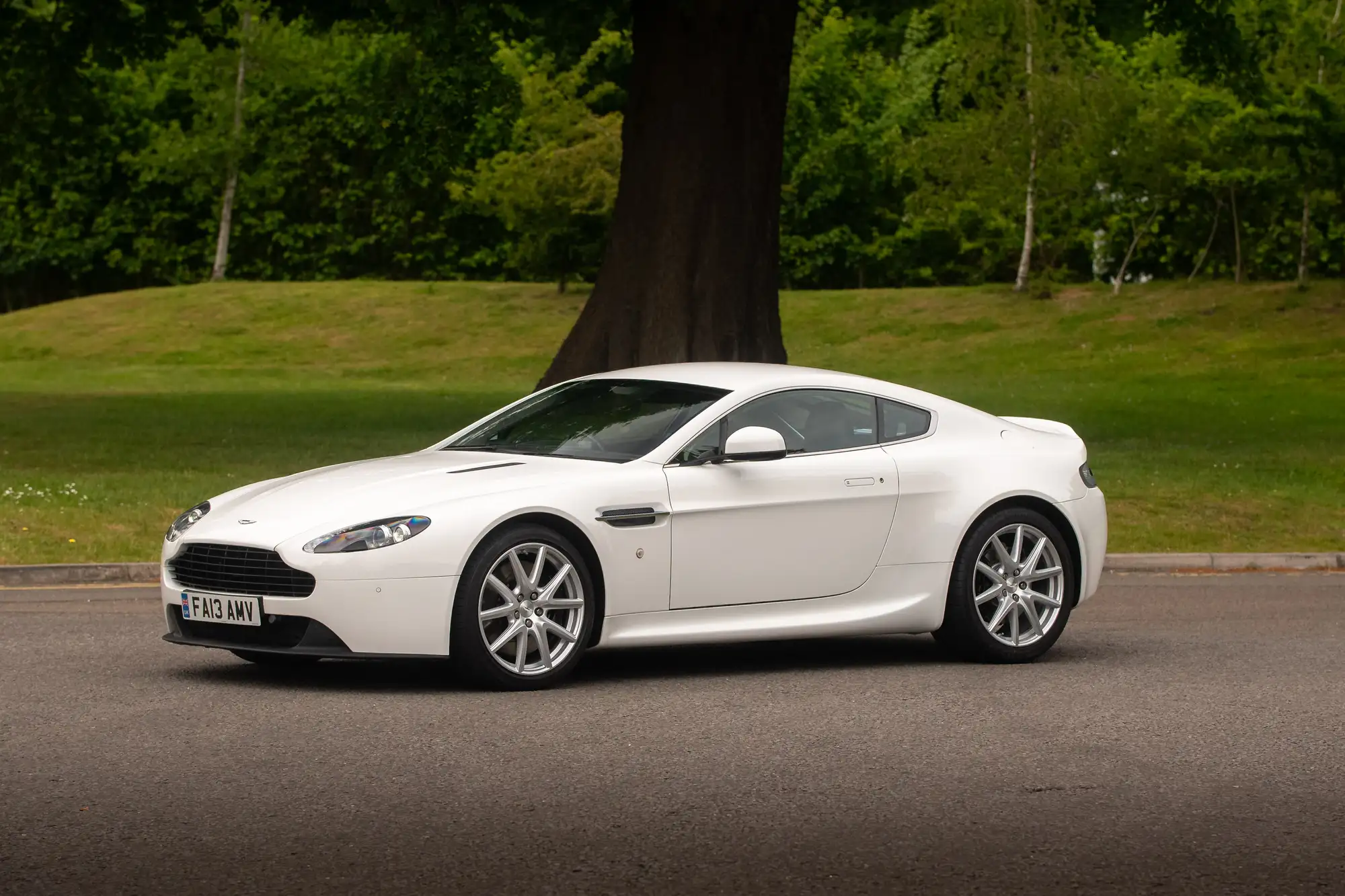 2013 Aston Martin V8 Vantage 4.7 Manual-For Sale