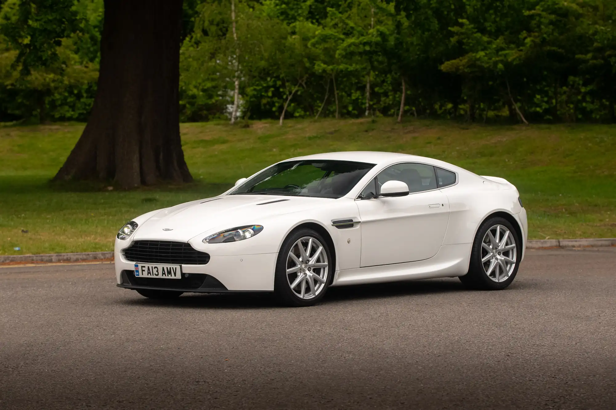 2013 Aston Martin V8 Vantage 4.7 Manual-For Sale
