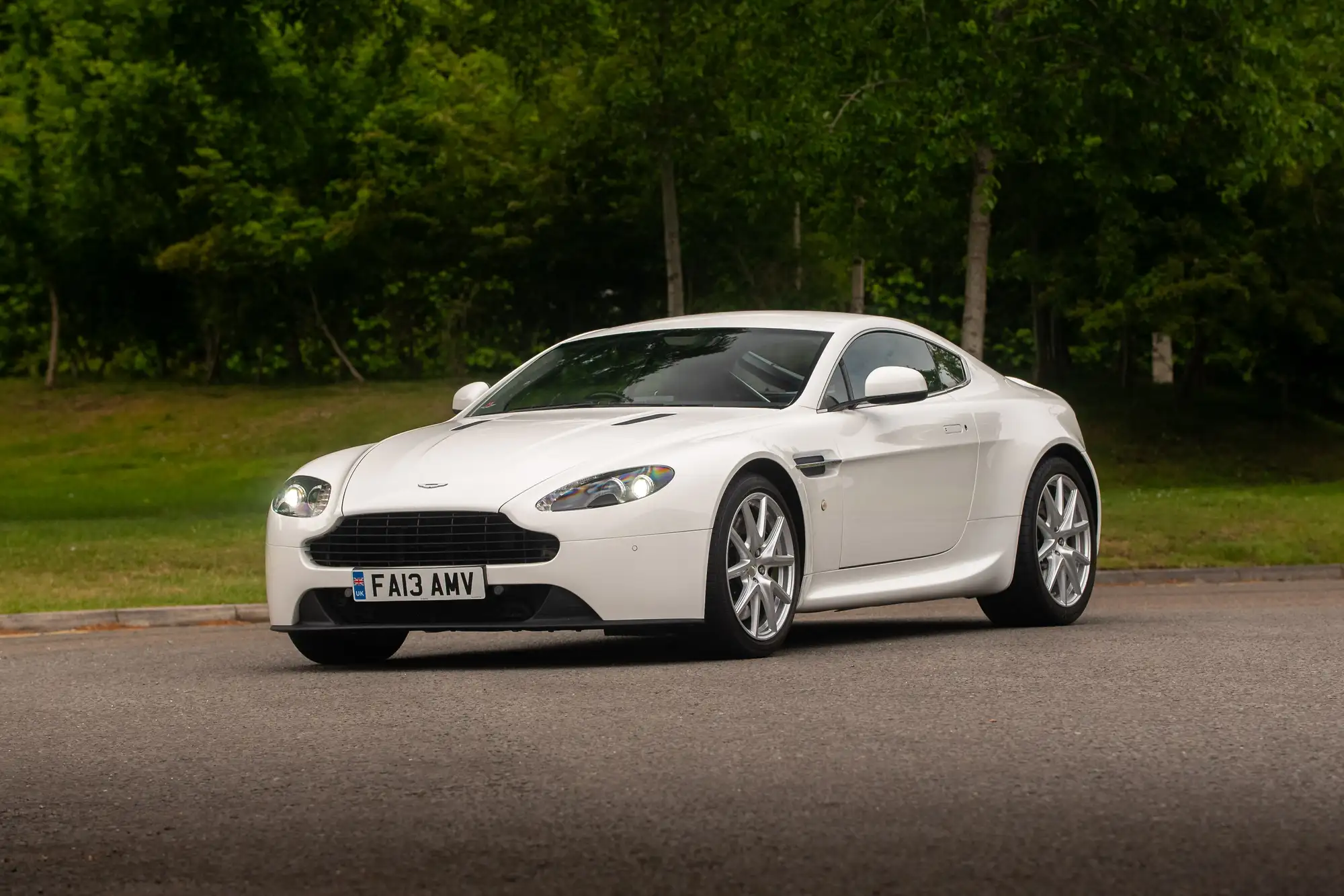 2013 Aston Martin V8 Vantage 4.7 Manual-For Sale