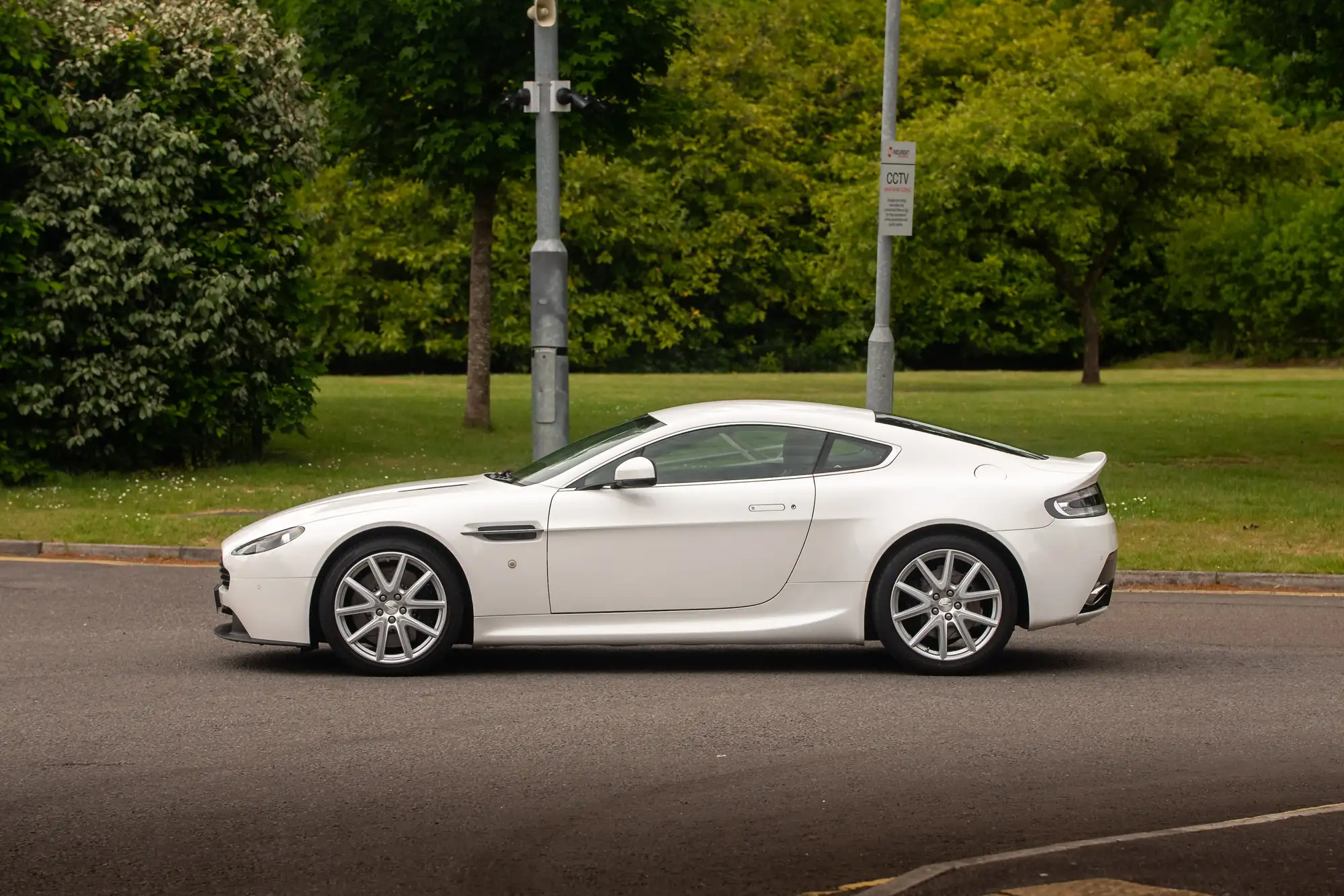 2013 Aston Martin V8 Vantage 4.7 Manual-For Sale