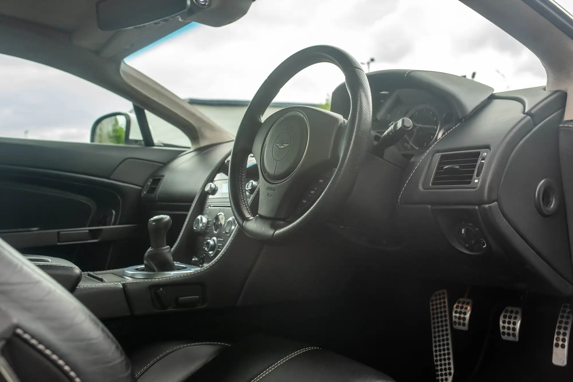 2013 Aston Martin V8 Vantage 4.7 Manual-For Sale