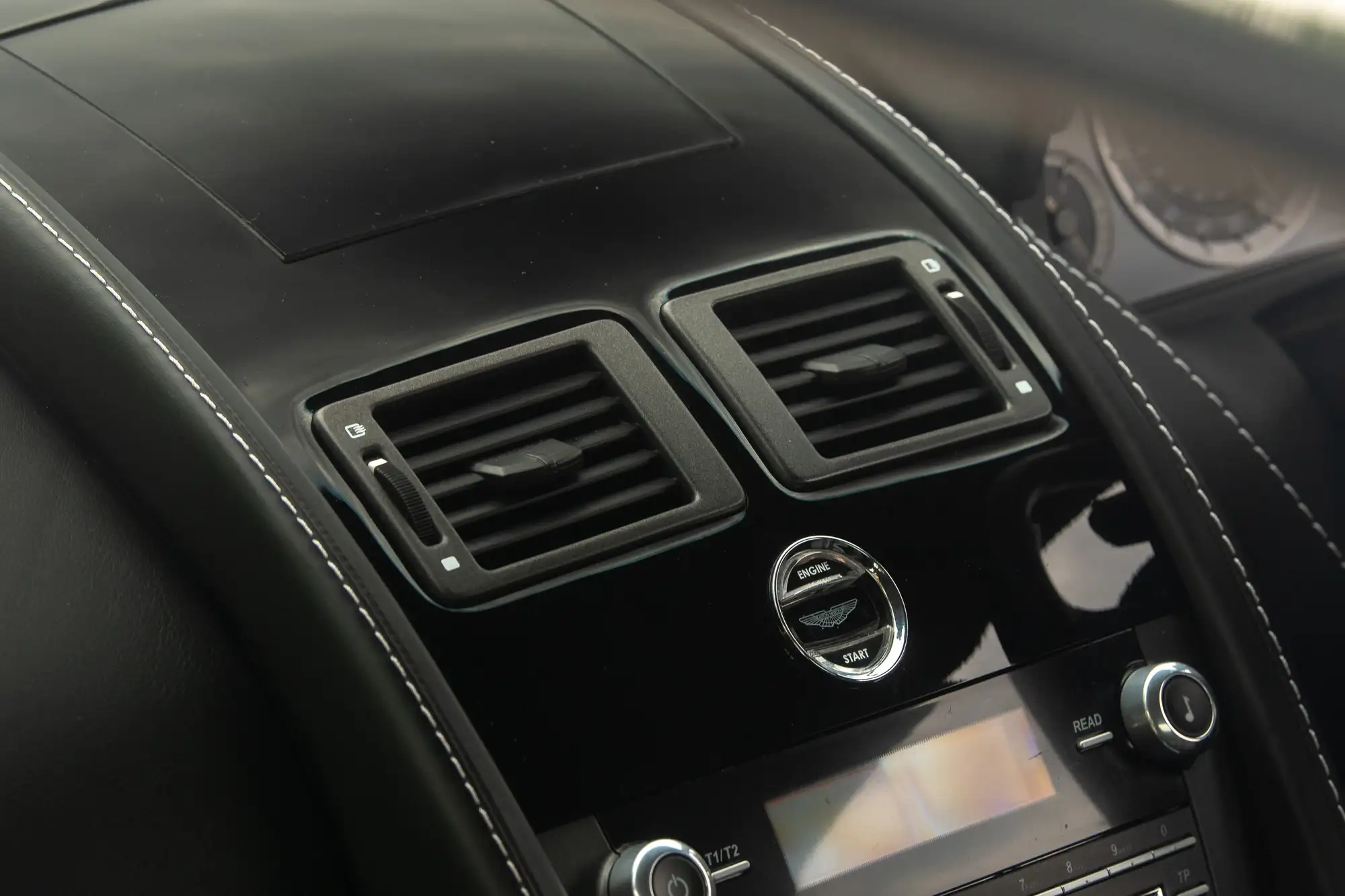 2013 Aston Martin V8 Vantage 4.7 Manual-For Sale