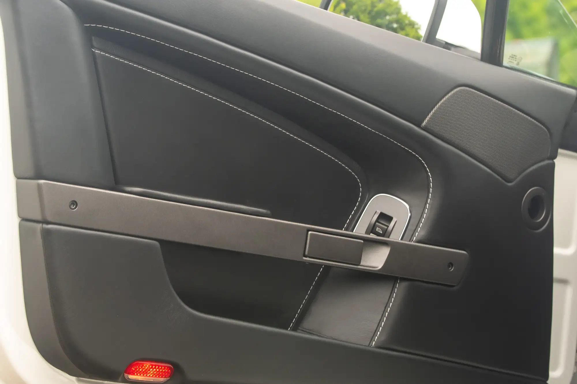 2013 Aston Martin V8 Vantage 4.7 Manual-For Sale
