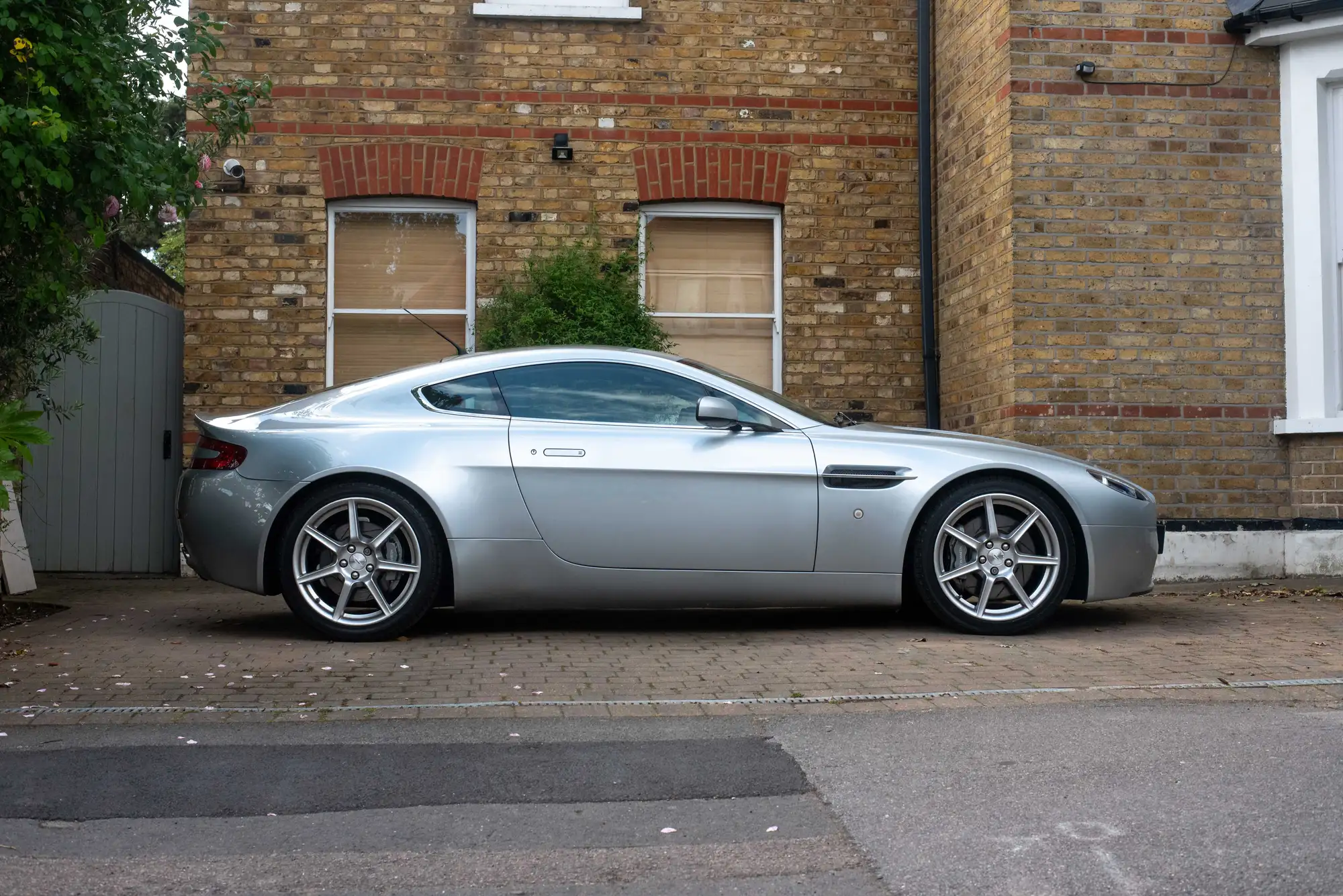 2006 Aston Martin V8 Vantage é-Sold