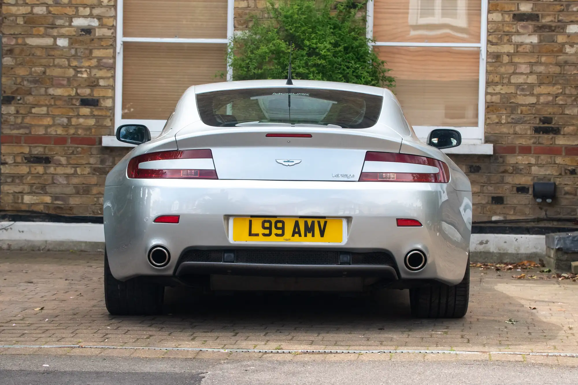 2006 Aston Martin V8 Vantage é-Sold