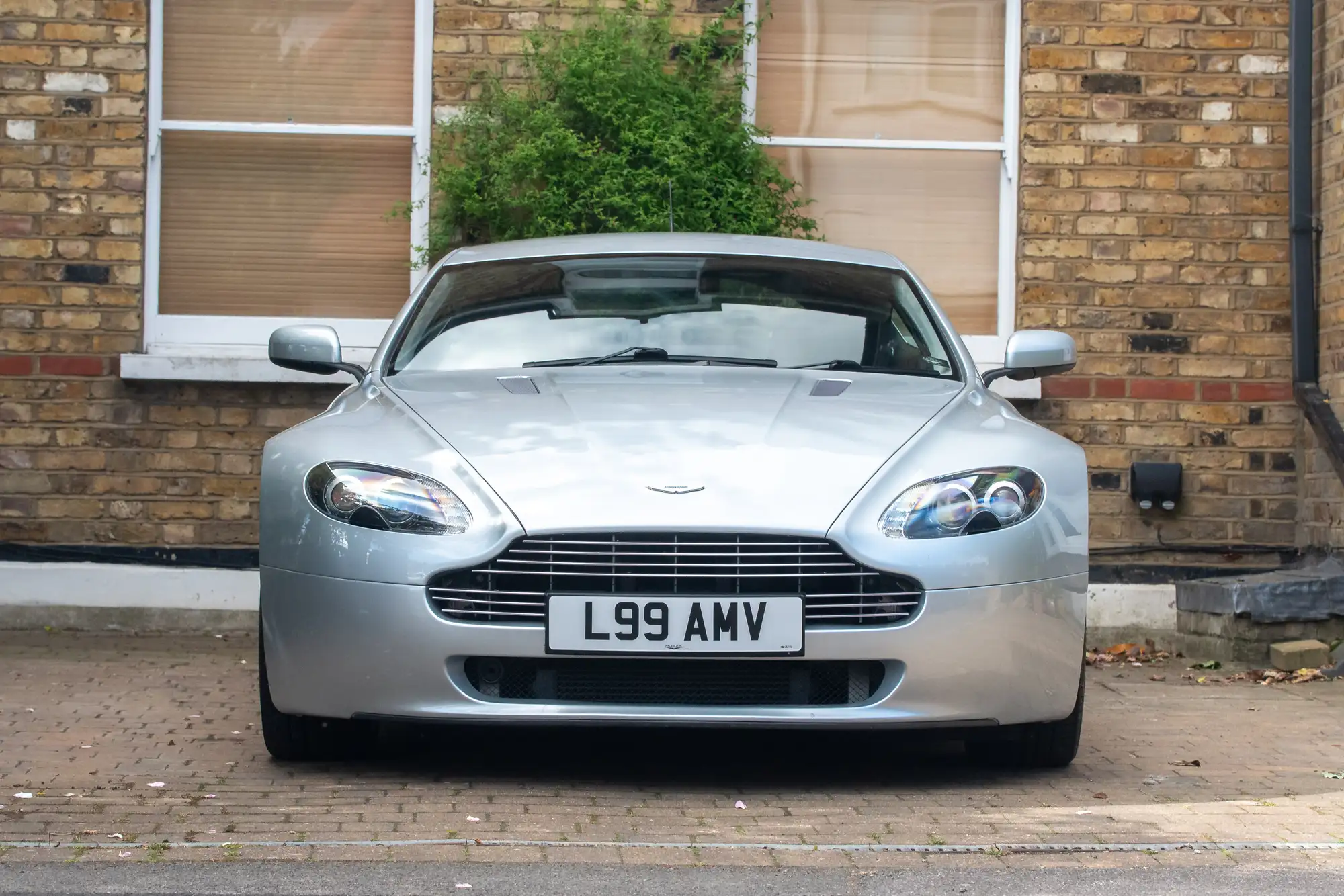 2006 Aston Martin V8 Vantage é-Sold