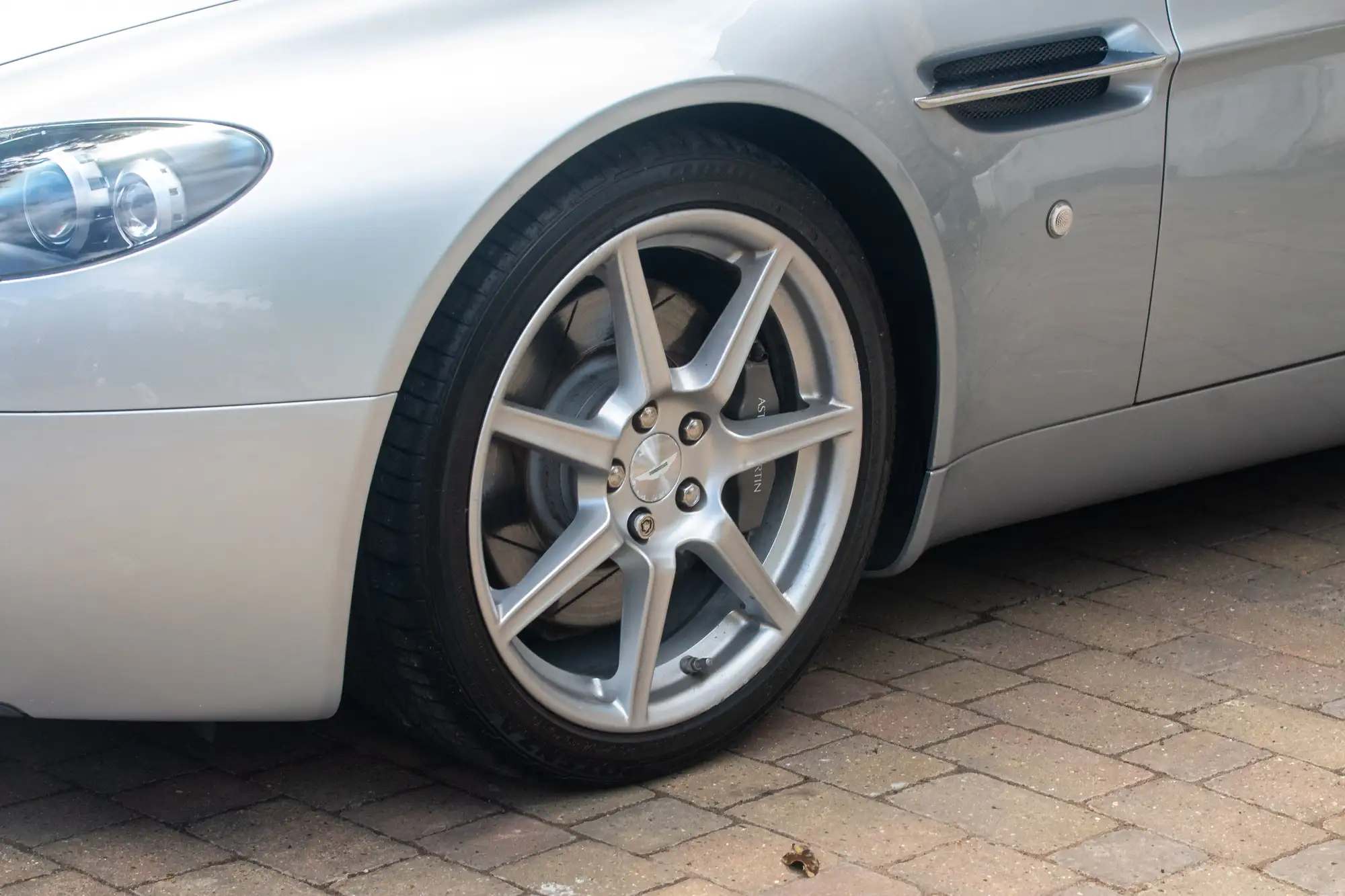 2006 Aston Martin V8 Vantage é-Sold