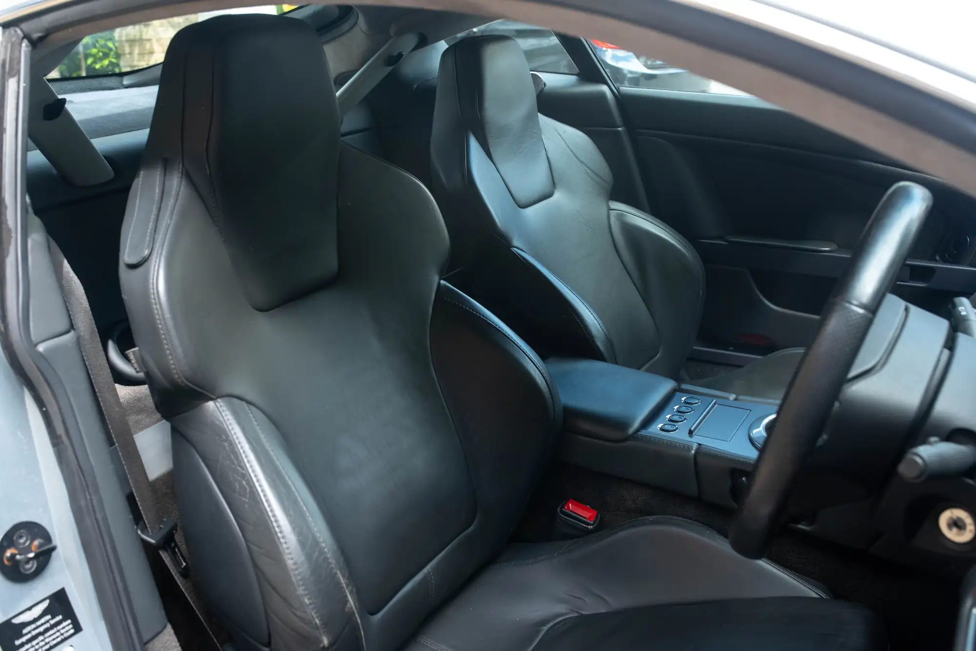 2006 Aston Martin V8 Vantage é-Sold