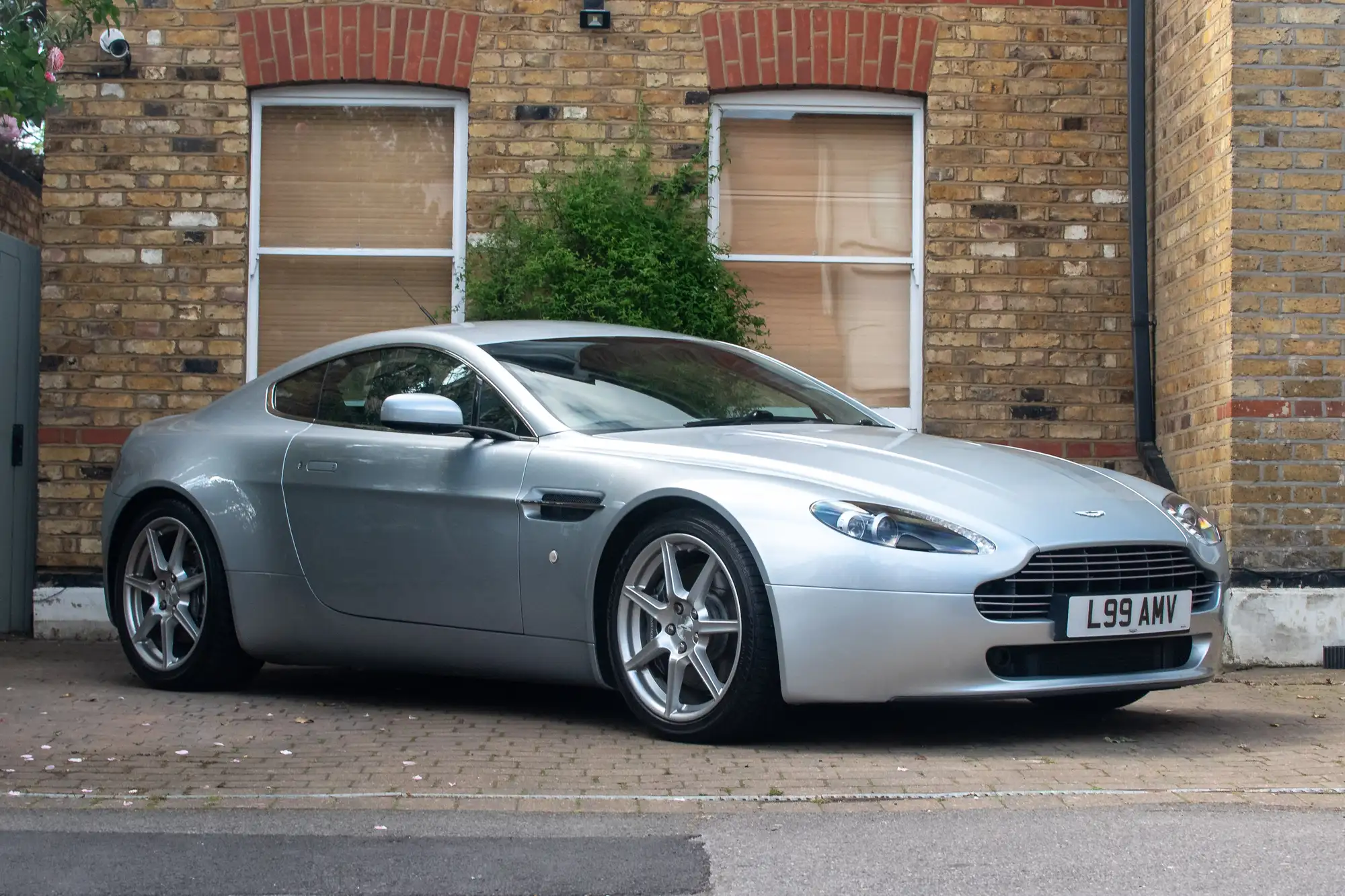 2006 Aston Martin V8 Vantage é-Sold