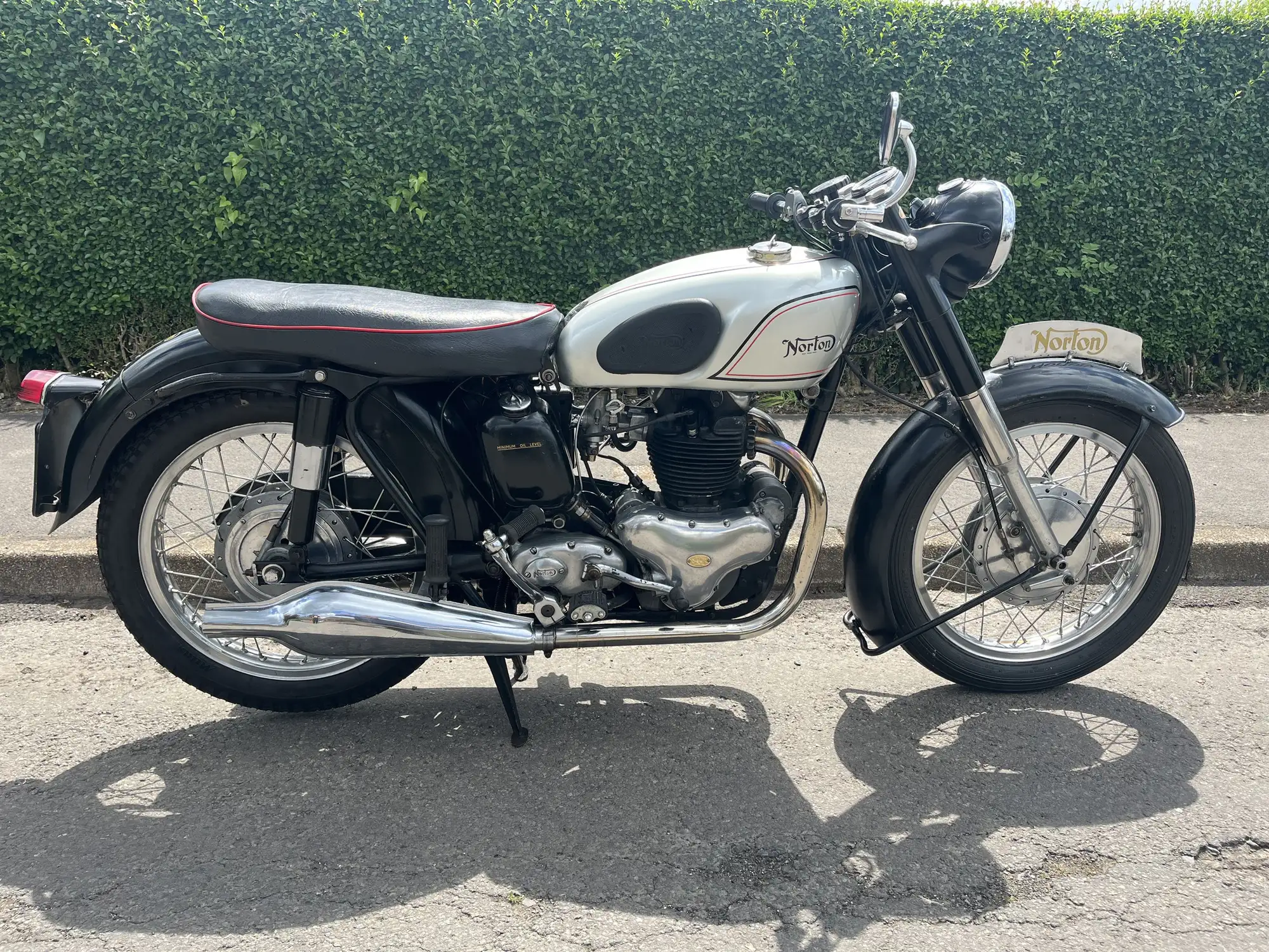 Iconic Auctioneers | 1953 Norton Model 7 'Dominator' 497cc-Sold