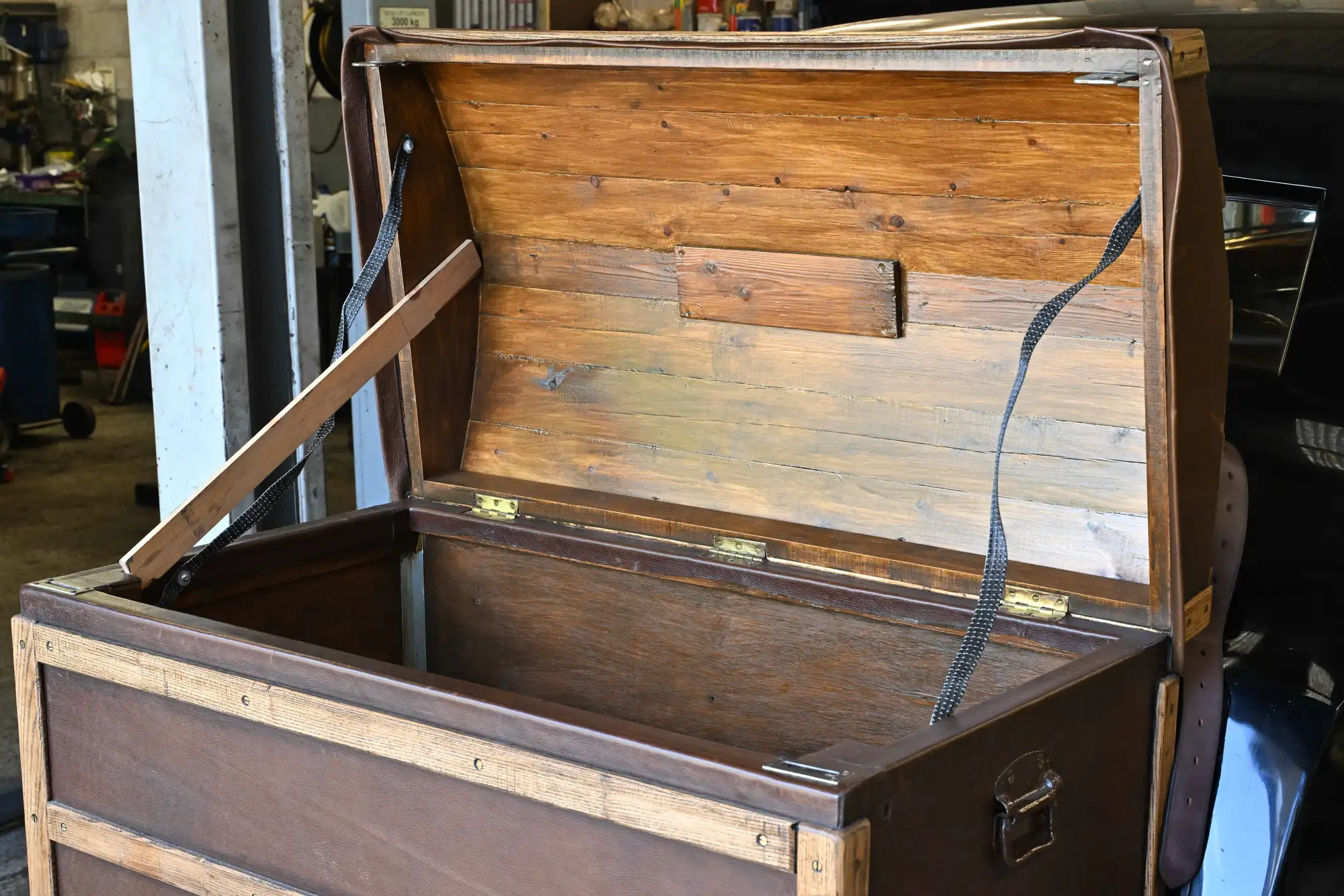 1938 Bentley 4 1/4 Litre Park Ward Pillarless Saloon-Sold