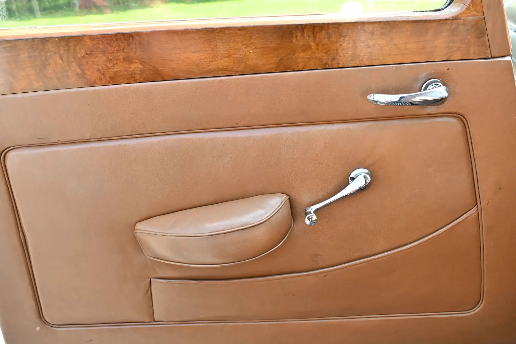 1938 Bentley 4 1/4 Litre Park Ward Pillarless Saloon-Sold