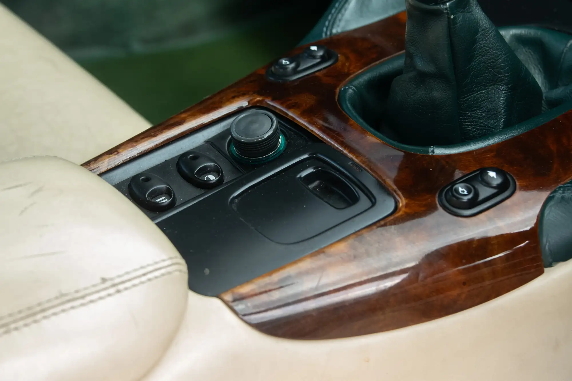 1995 Aston Martin DB7 - Manual-Sold