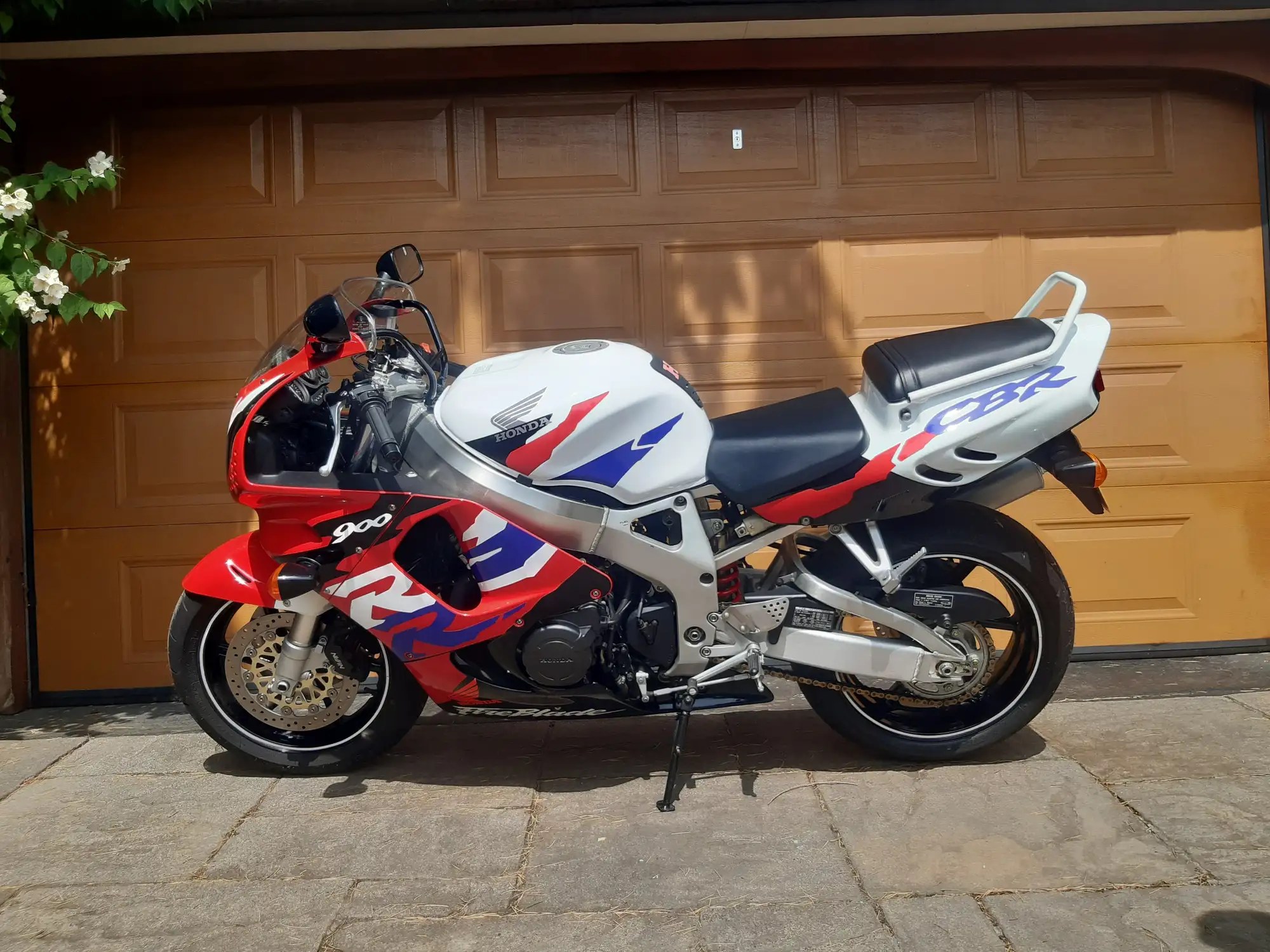 1997 Honda Fireblade CBR 900 RR-V-Sold