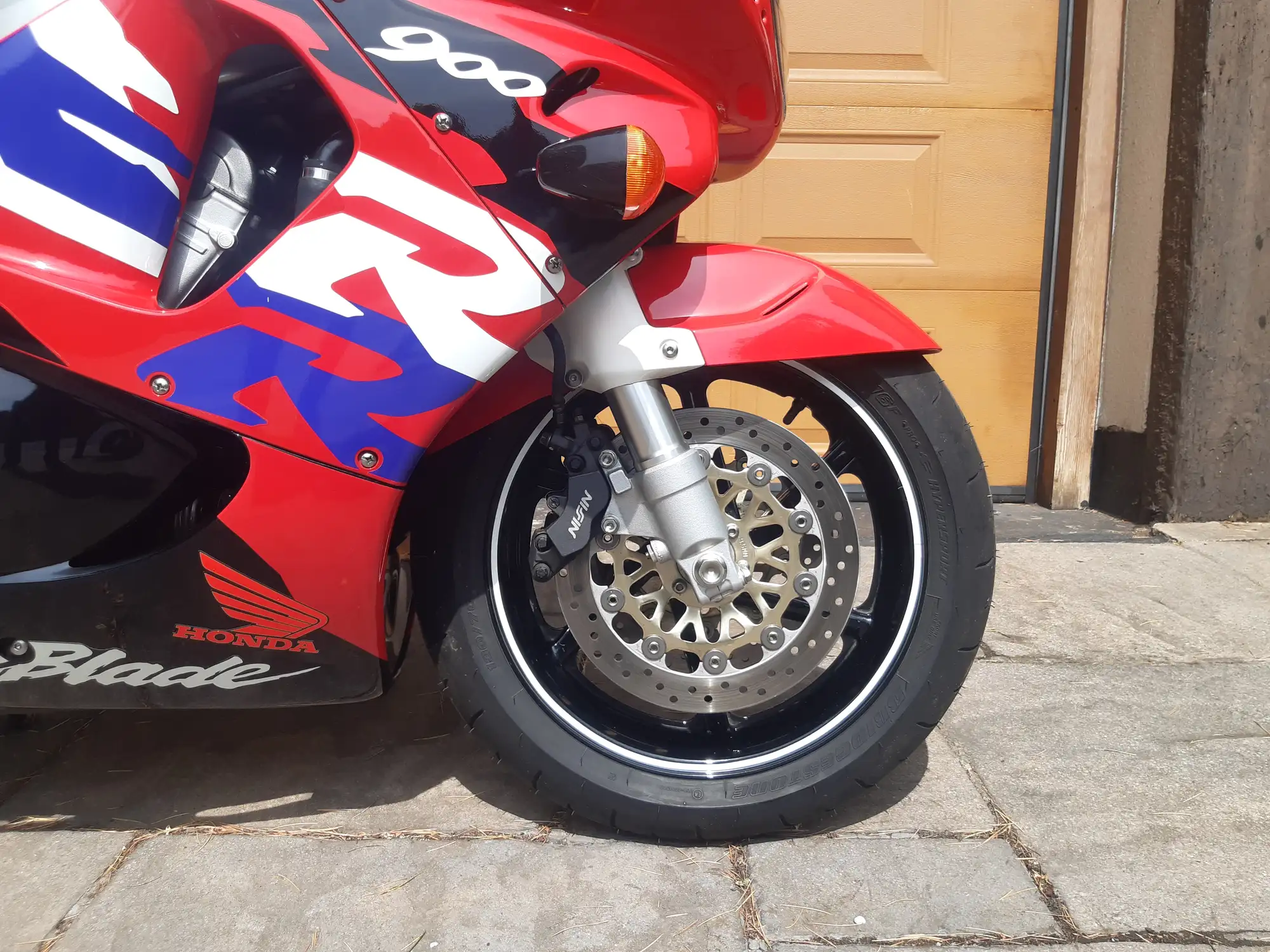 1997 Honda Fireblade CBR 900 RR-V-Sold