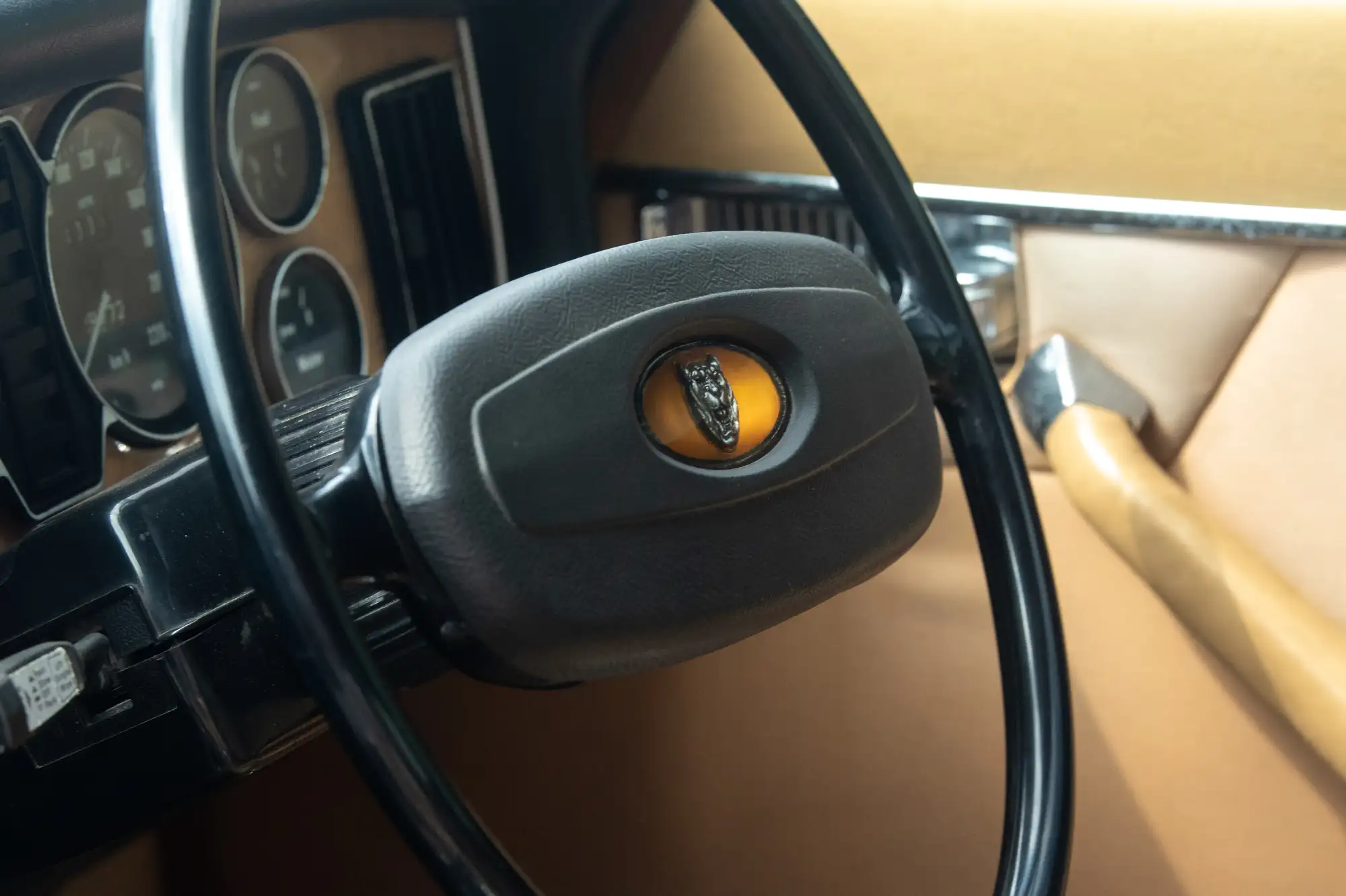 1977 Jaguar XJ6 LWB 4.2-Sold