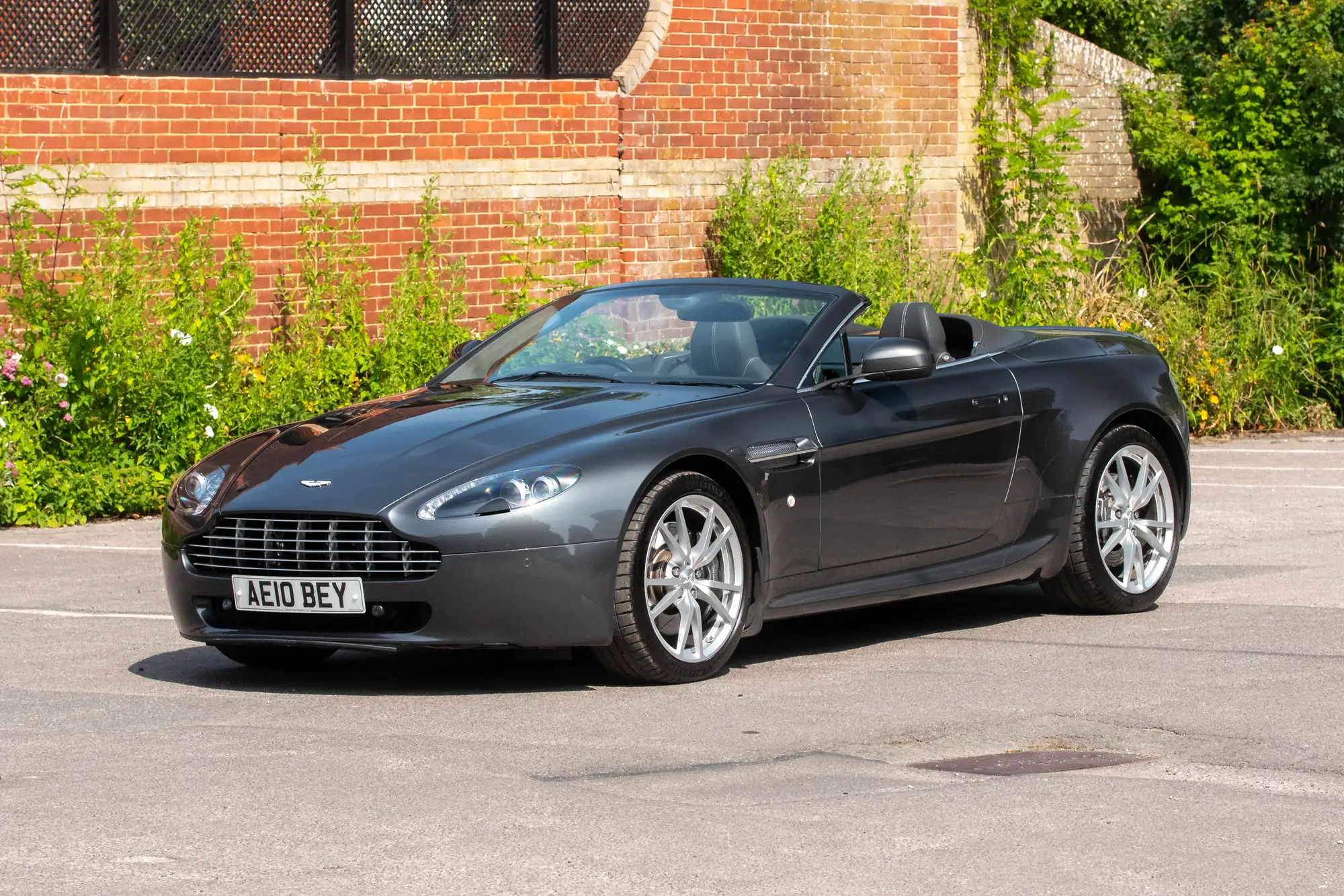 2010 Aston Martin V8 Vantage Roadster-For Sale