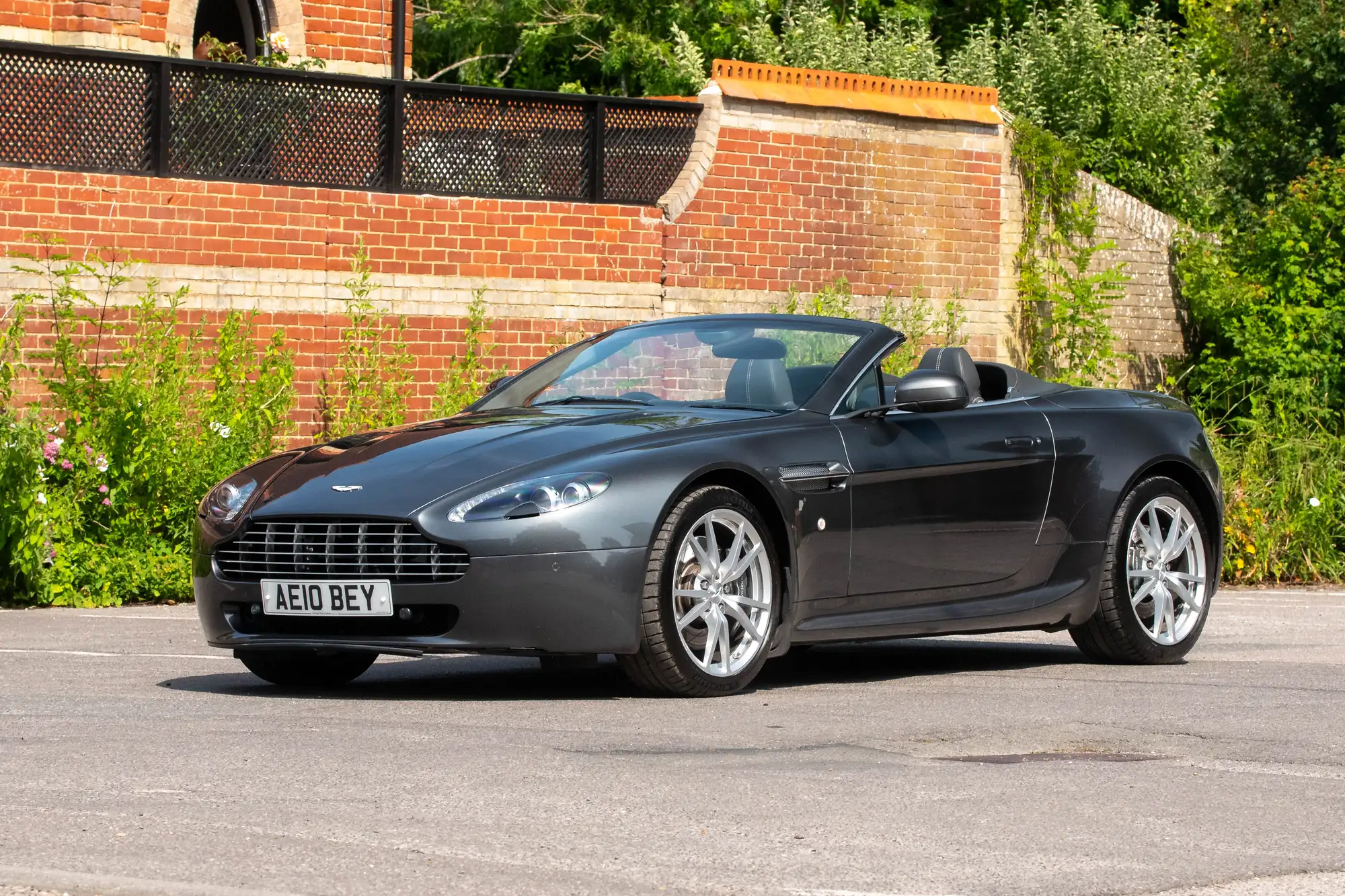 2010 Aston Martin V8 Vantage Roadster-For Sale