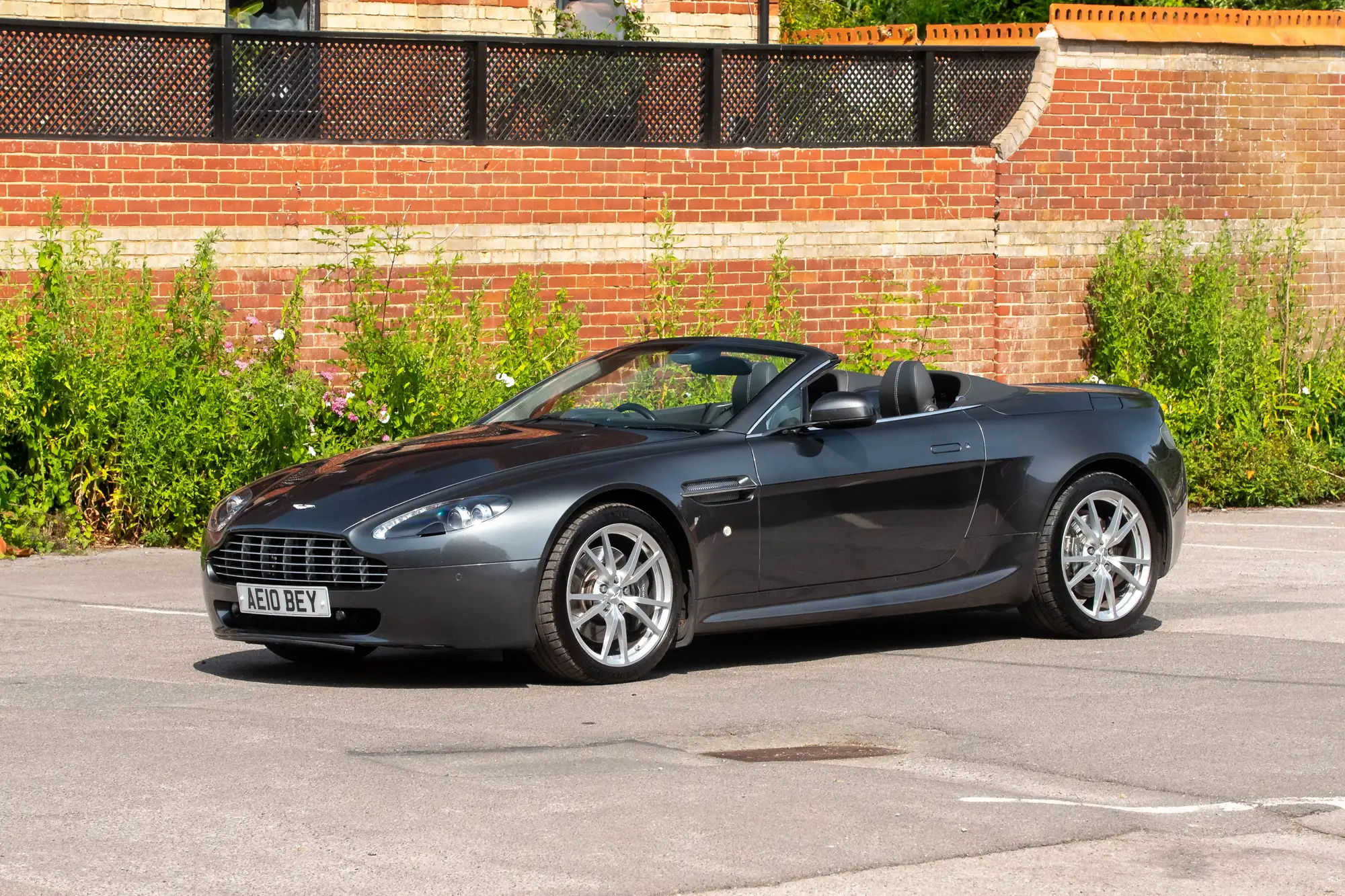 2010 Aston Martin V8 Vantage Roadster-For Sale
