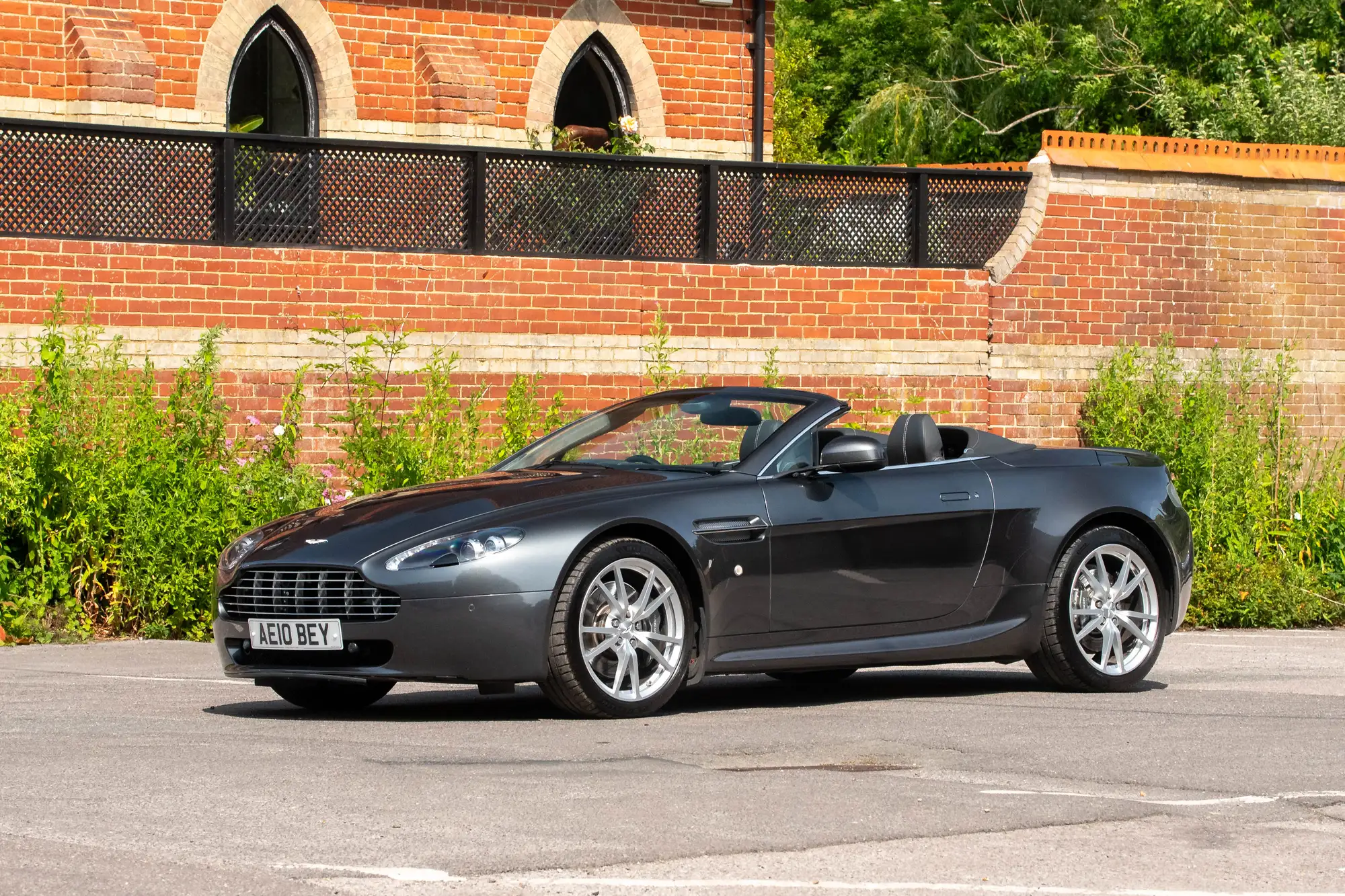 2010 Aston Martin V8 Vantage Roadster-For Sale