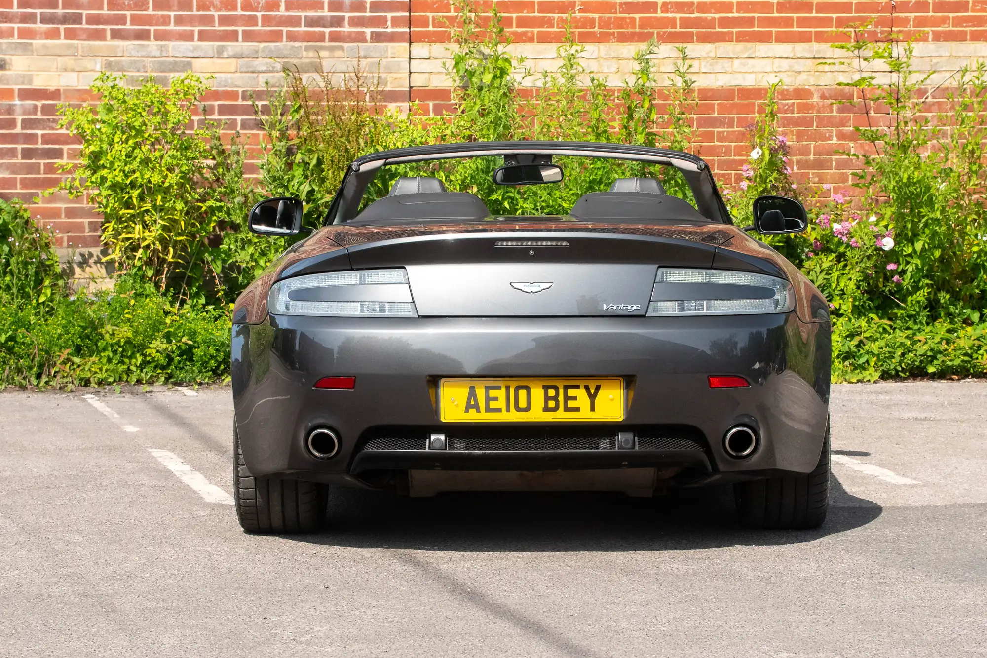 2010 Aston Martin V8 Vantage Roadster-For Sale