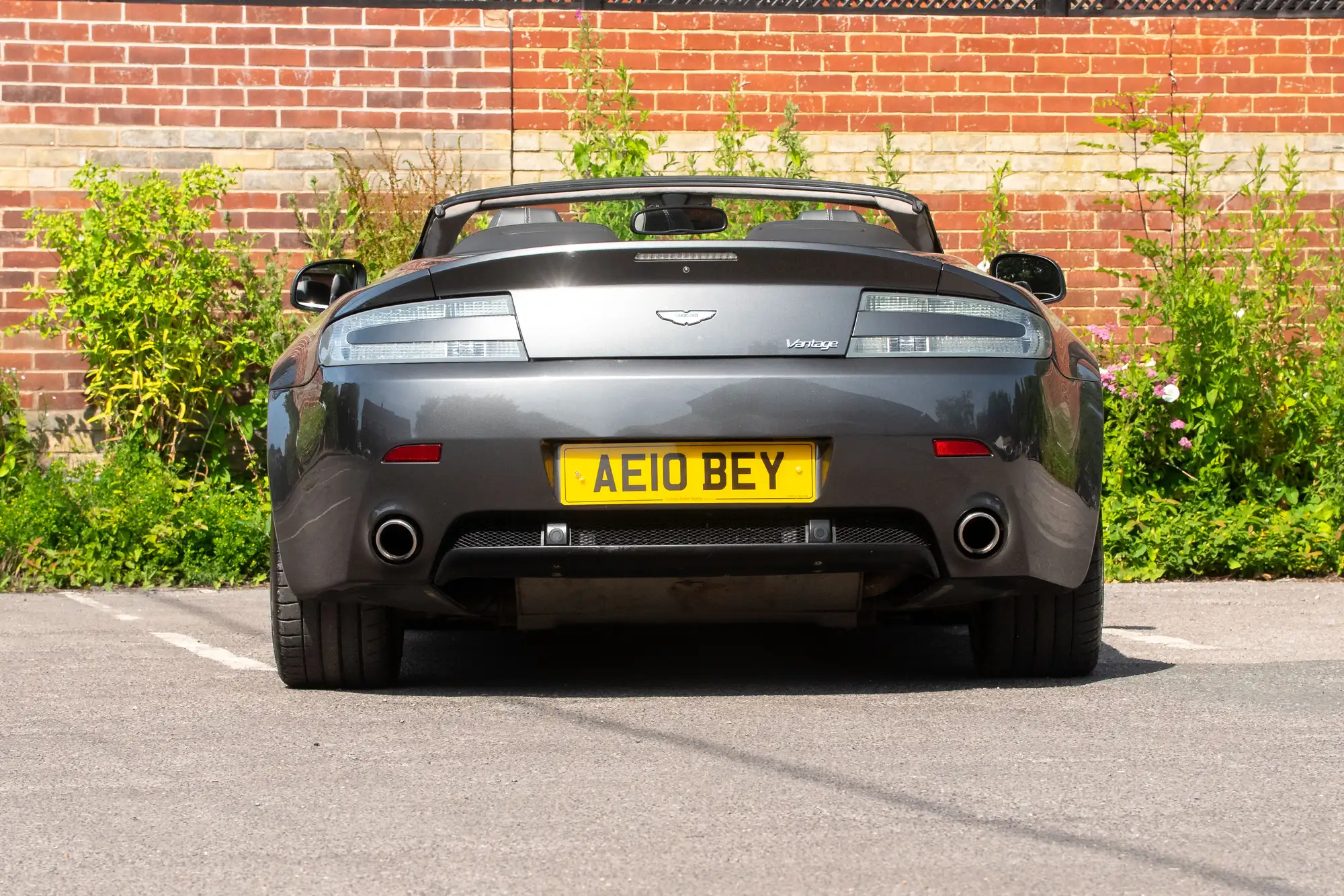 2010 Aston Martin V8 Vantage Roadster-For Sale
