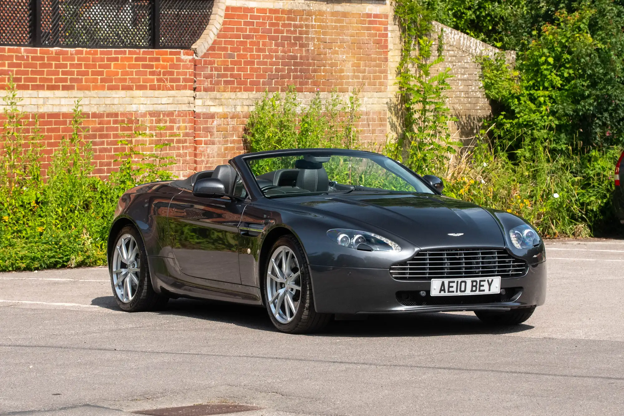2010 Aston Martin V8 Vantage Roadster-For Sale