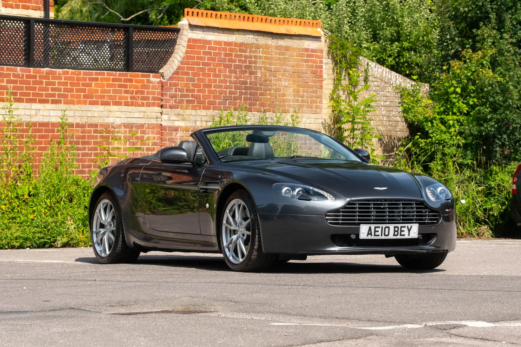 2010 Aston Martin V8 Vantage Roadster-For Sale