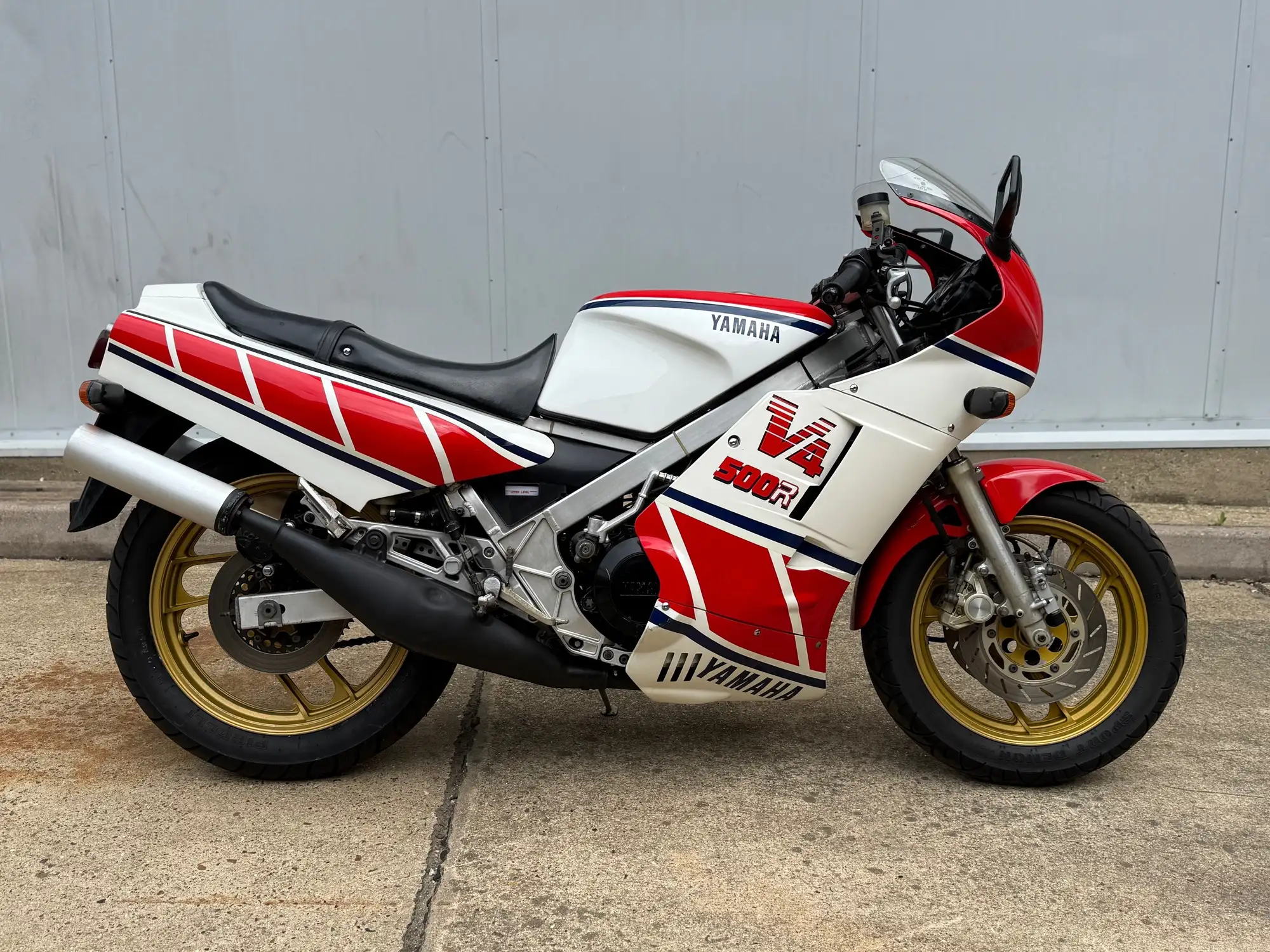 Iconic Auctioneers | 1984 Yamaha RZV500R 499cc-Sold