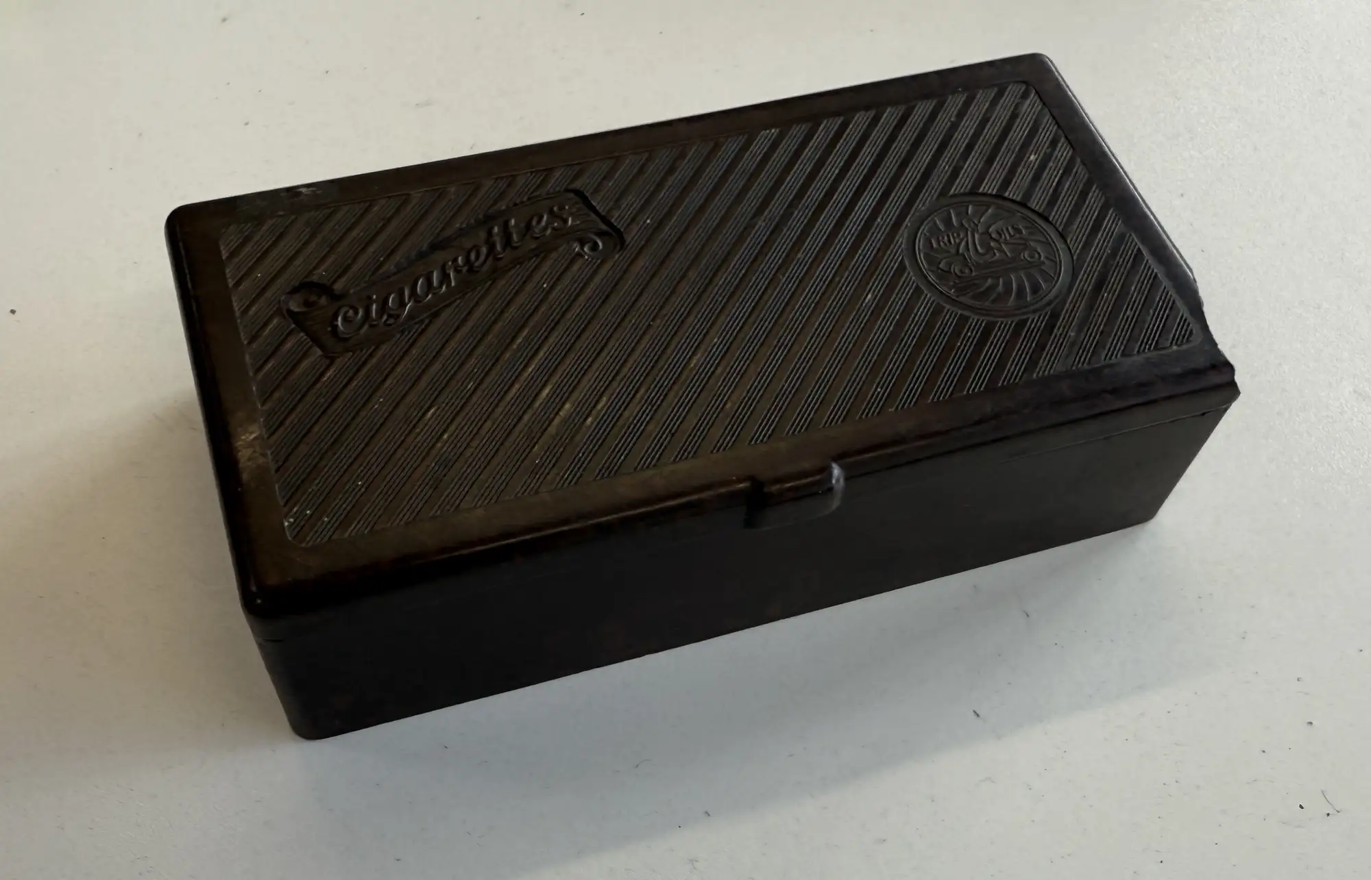 1930 Brown Bakelite Countertop Ashtray-For Sale
