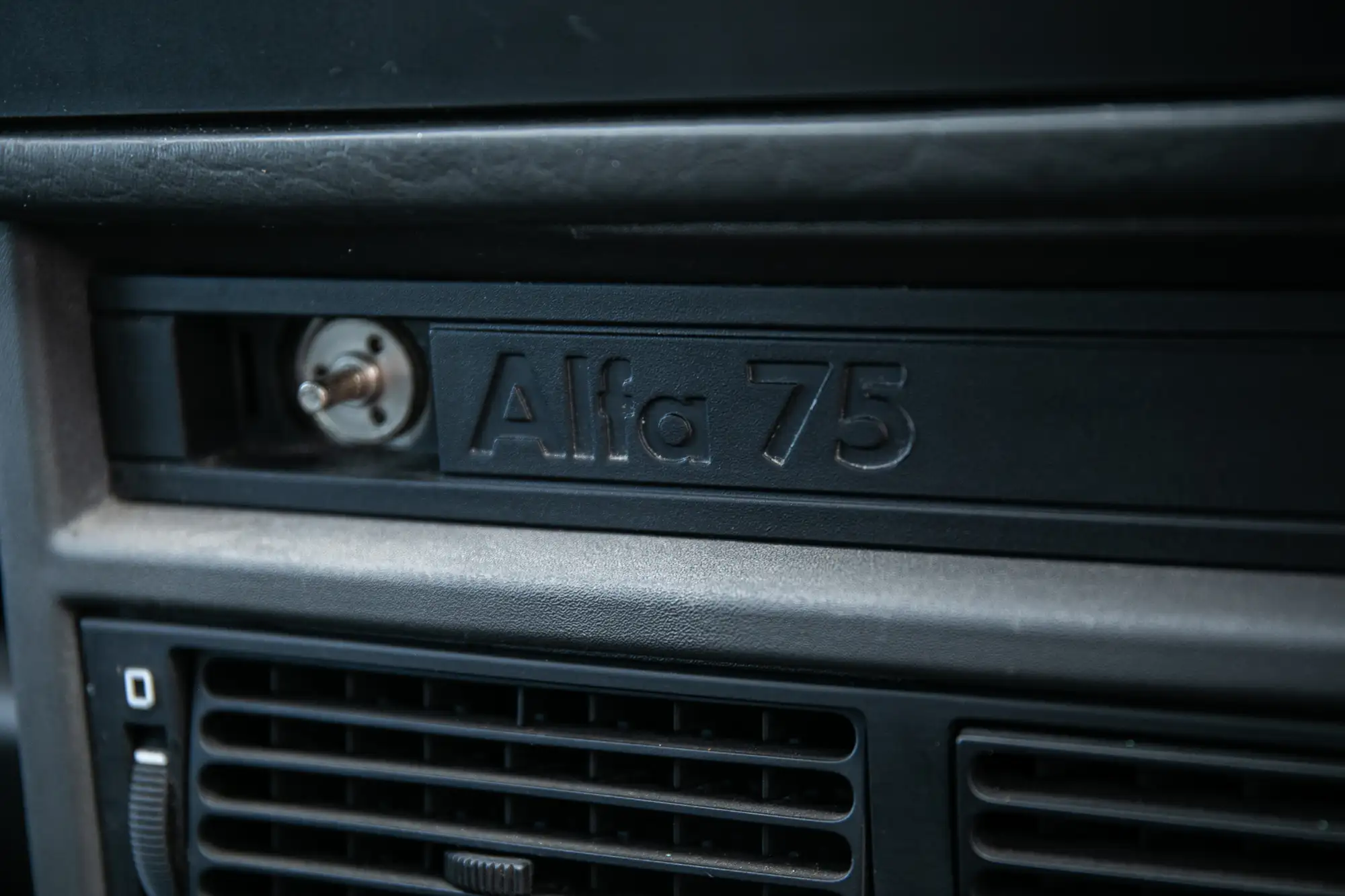 1989 Alfa Romeo 75 V6 3.0 Veloce - Ex-Top Gear car Driven by-Sold