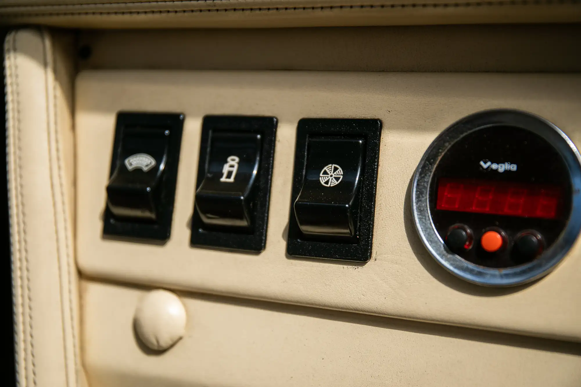 1983 De Tomaso Deauville S2-Sold