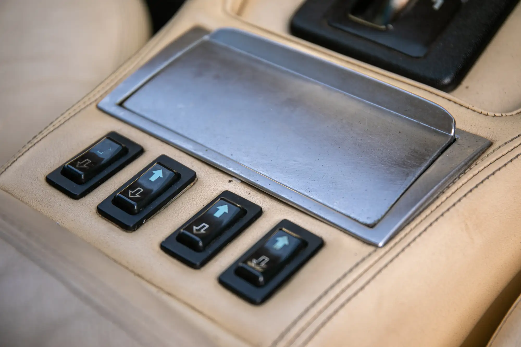 1983 De Tomaso Deauville S2-Sold