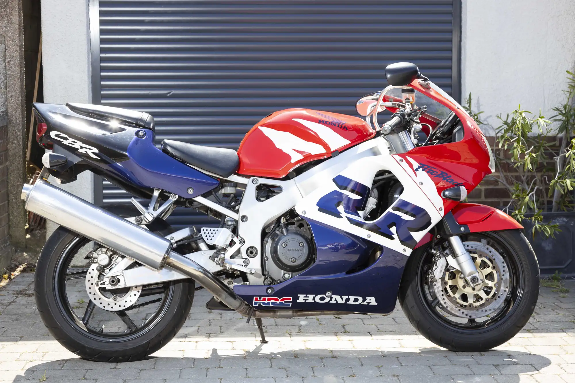 Iconic Auctioneers | 1999 Honda Fireblade CBR900RR (SC33) 918cc-Sold