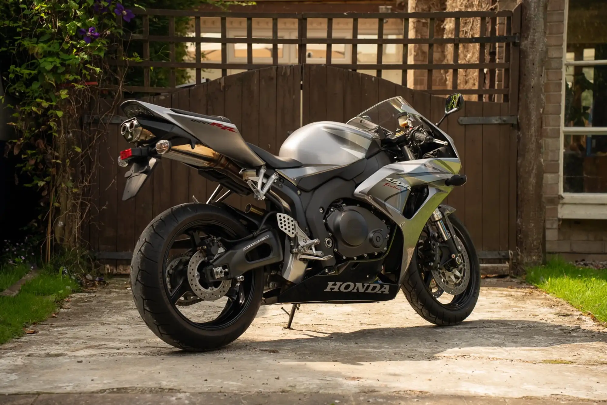 2006 Honda FireBlade CBR1000RR 998cc - Brand New and Unused-For Sale