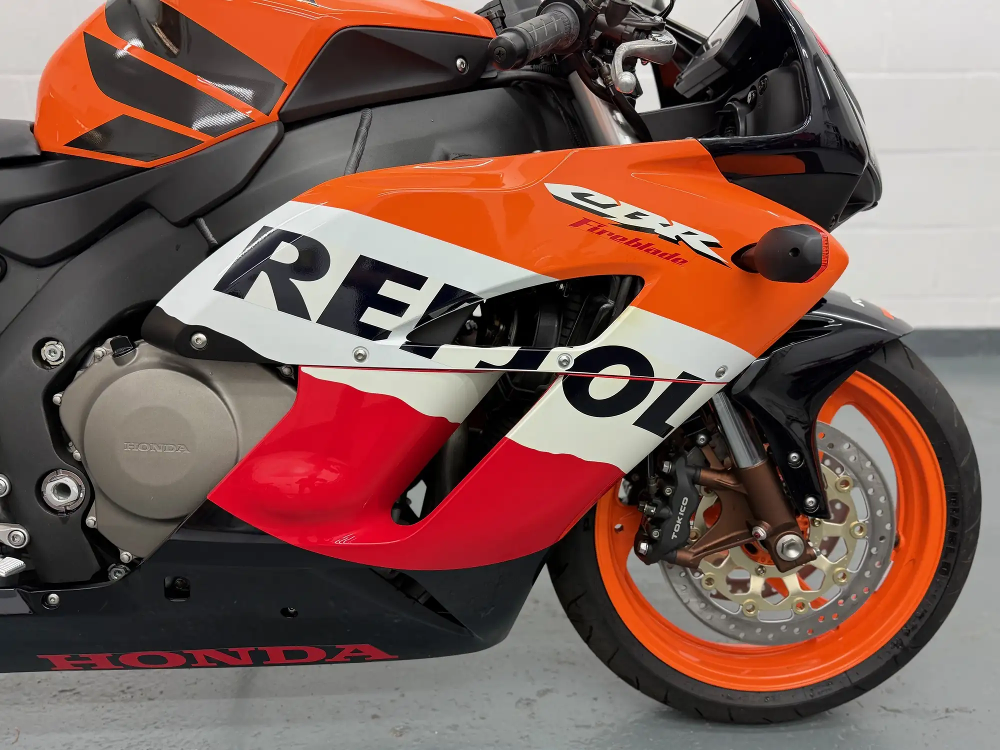 2005 Honda CBR1000RR SC57 FireBlade 998cc-For Sale