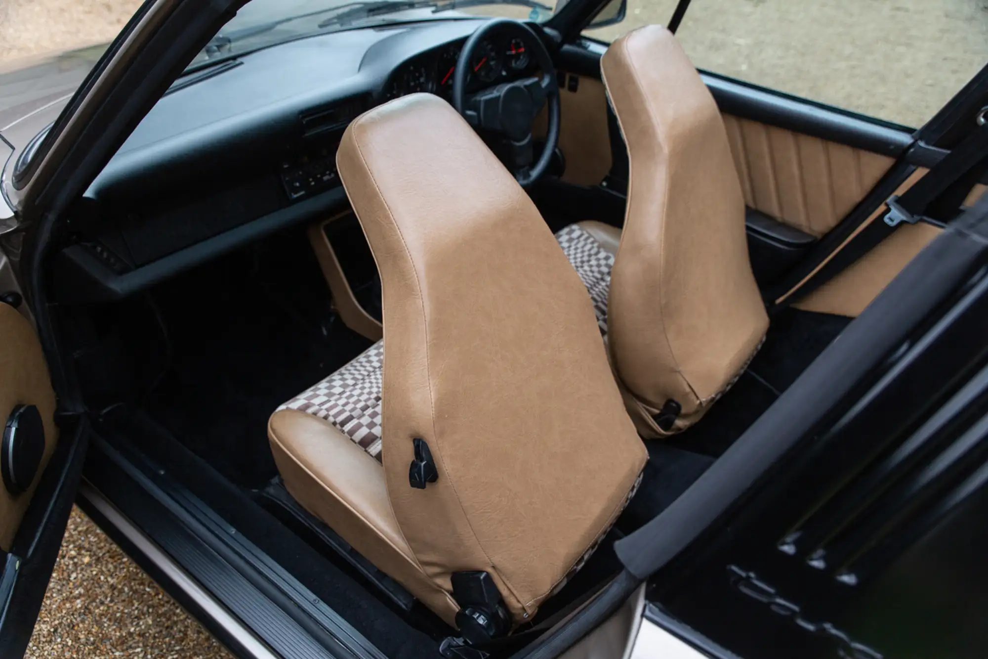 1982 Porsche 911 SC Targa-Sold