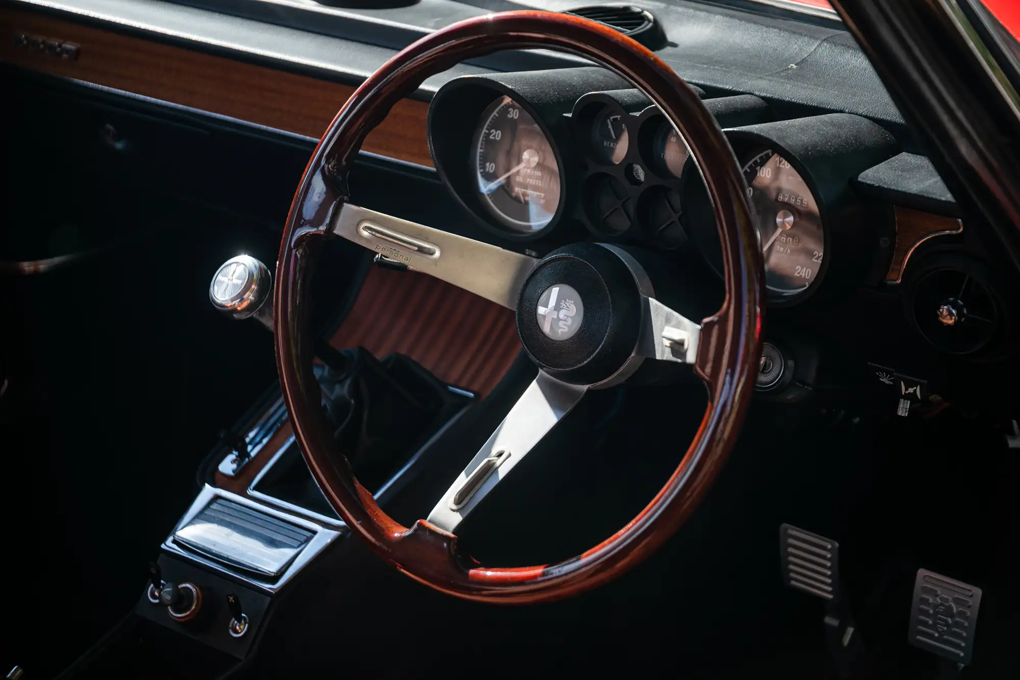 1975 Alfa Romeo 2000 GT Veloce (105.22)-Sold