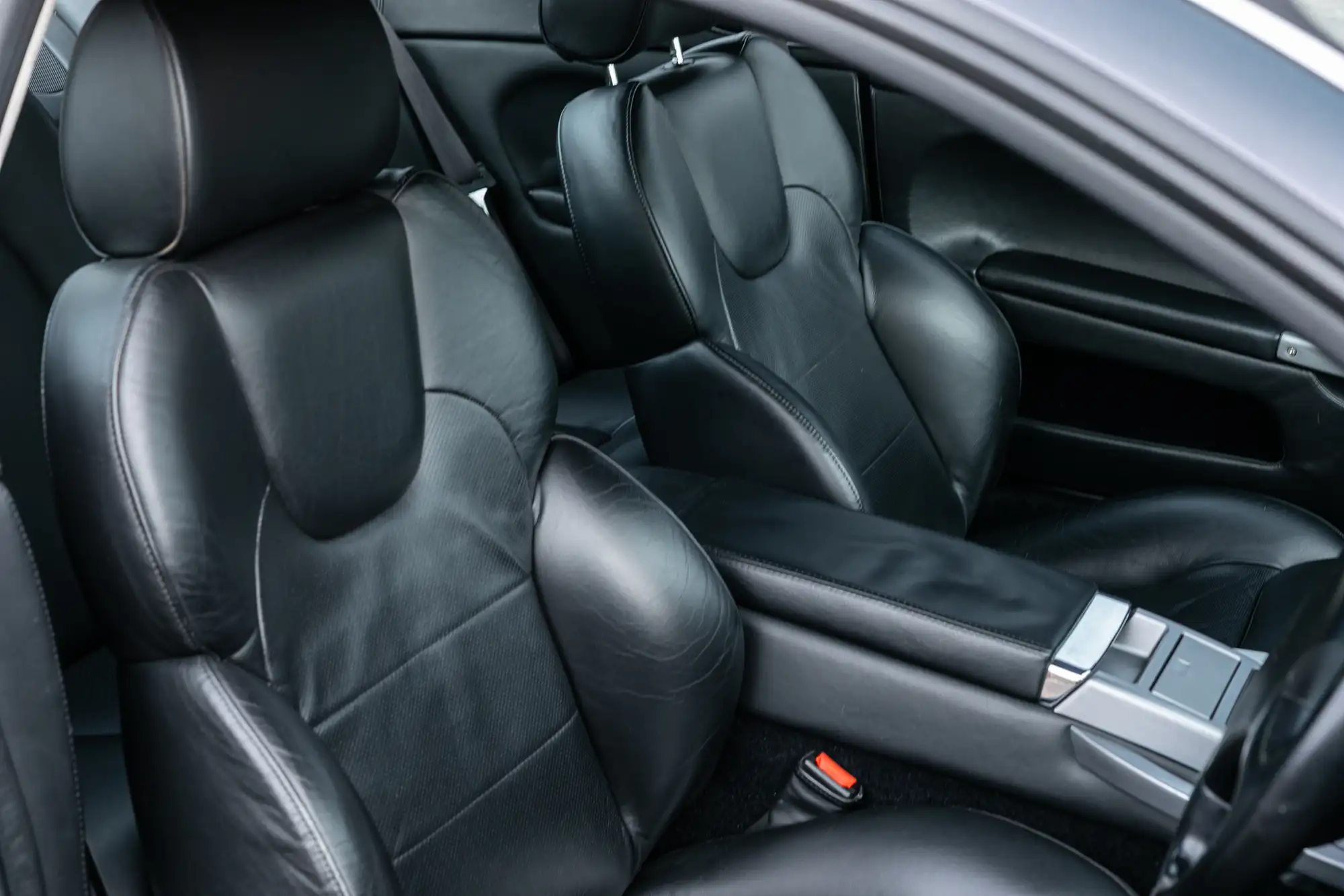 2002 Aston Martin Vanquish 2+2 - ex-Hugh Grant-Sold