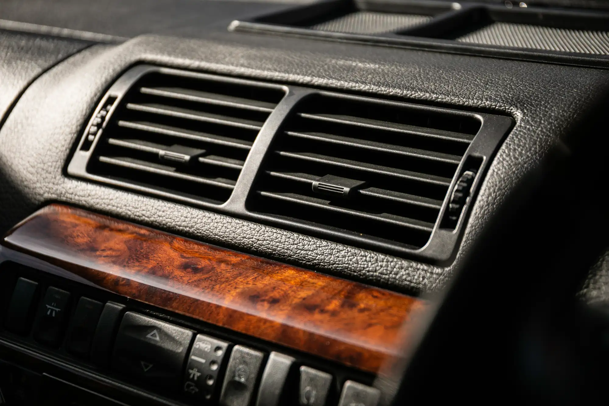 1999 Range Rover P38 4.6 HSE - 8,136 Miles-Sold