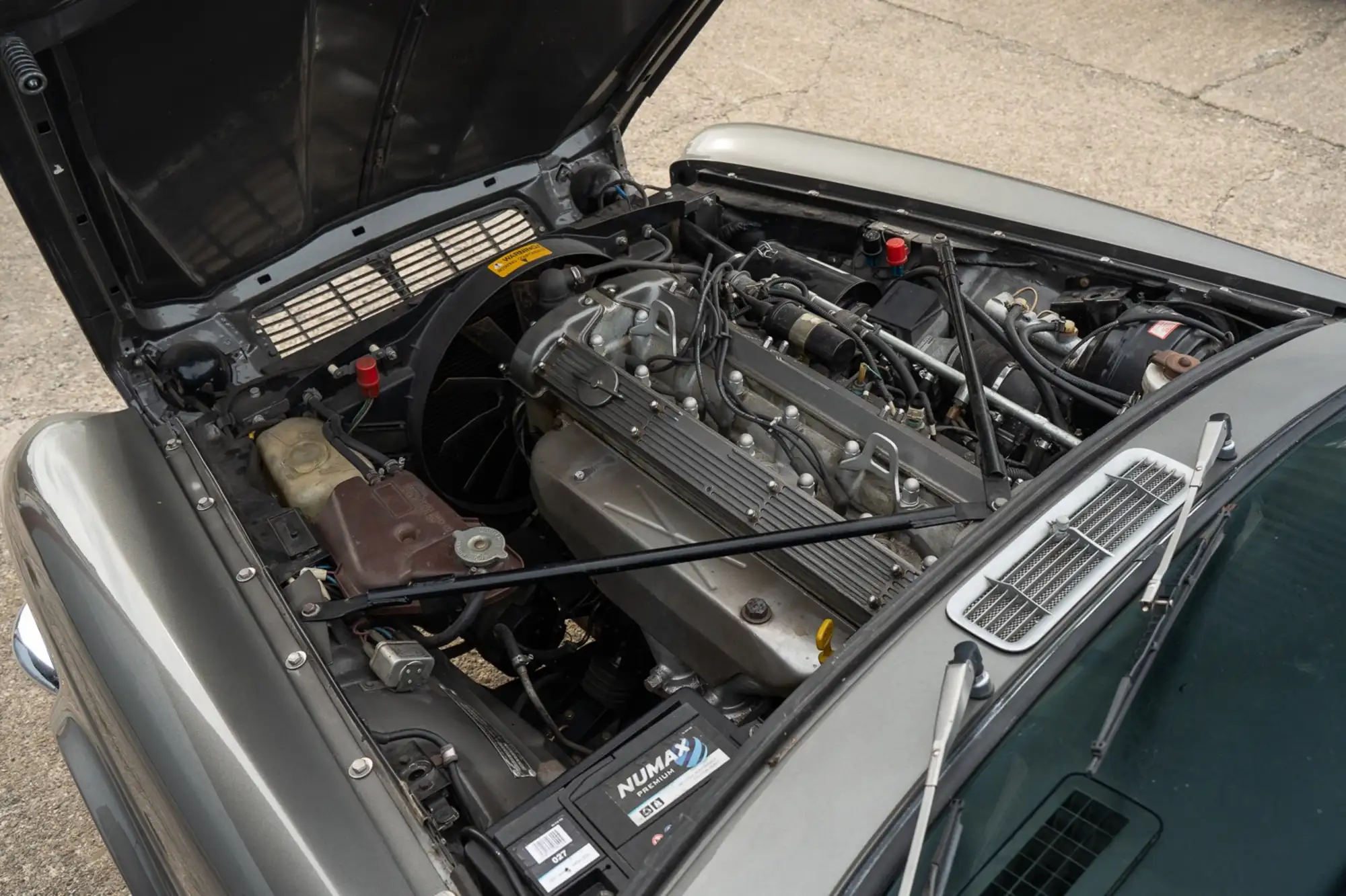 1977 Jaguar XJC Coupé 4.2-Sold